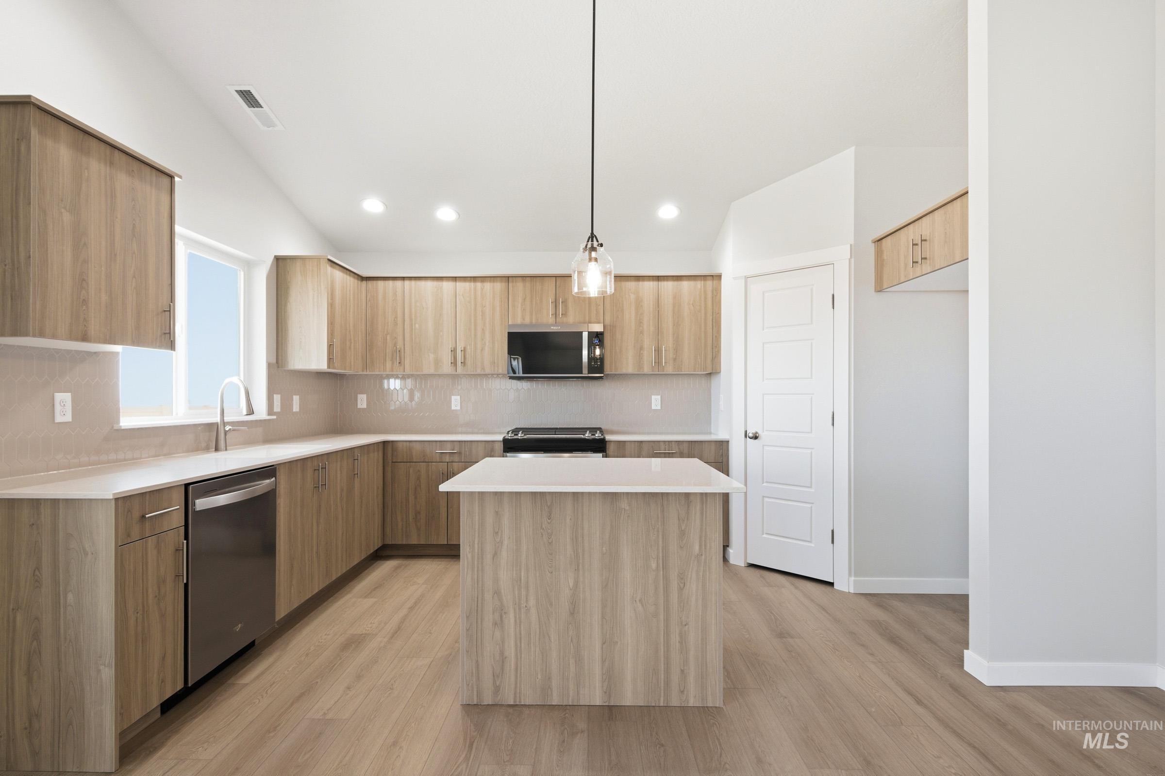 7145 W Blackberry Dr, Boise, Idaho 83709, 4 Bedrooms, 2 Bathrooms, Residential For Sale, Price $559,990, 98992068