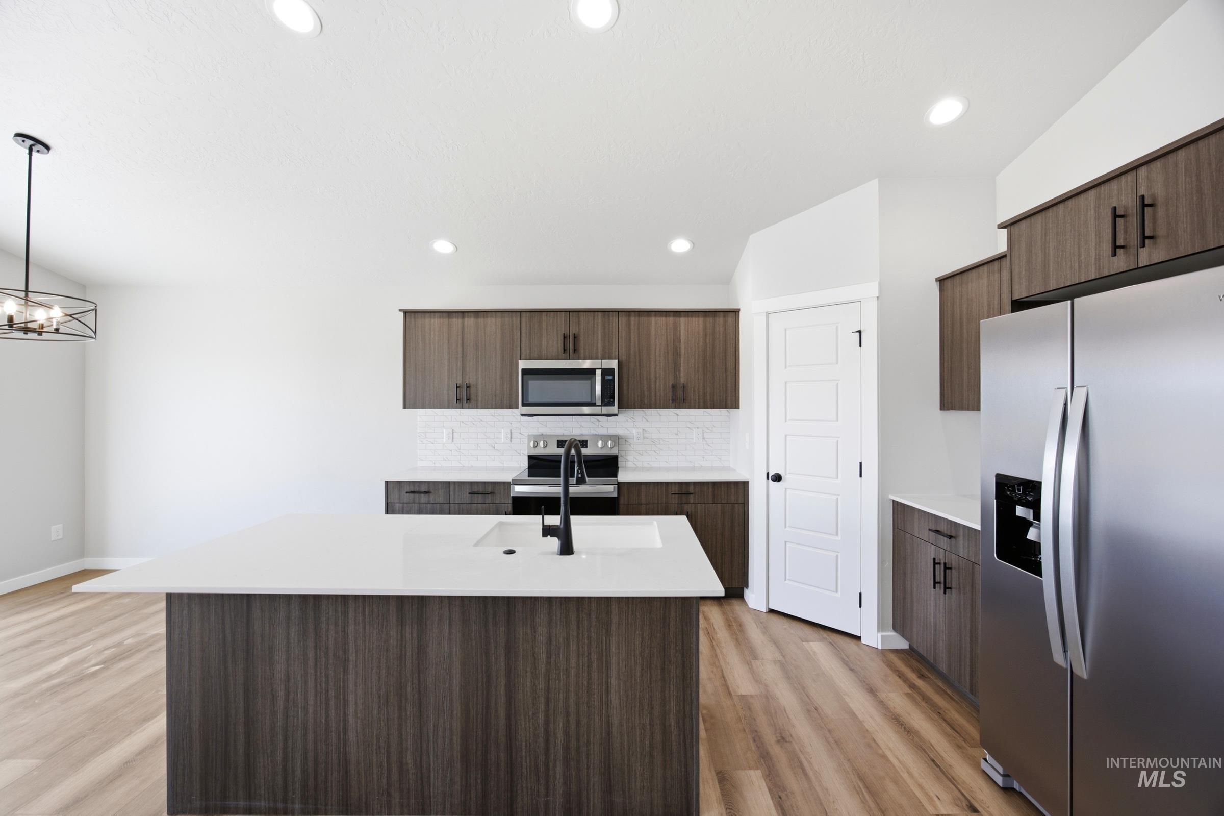 1093 W Jasper St, Meridian, Idaho 83642, 3 Bedrooms, 2 Bathrooms, Residential For Sale, Price $459,990,MLS 98992073