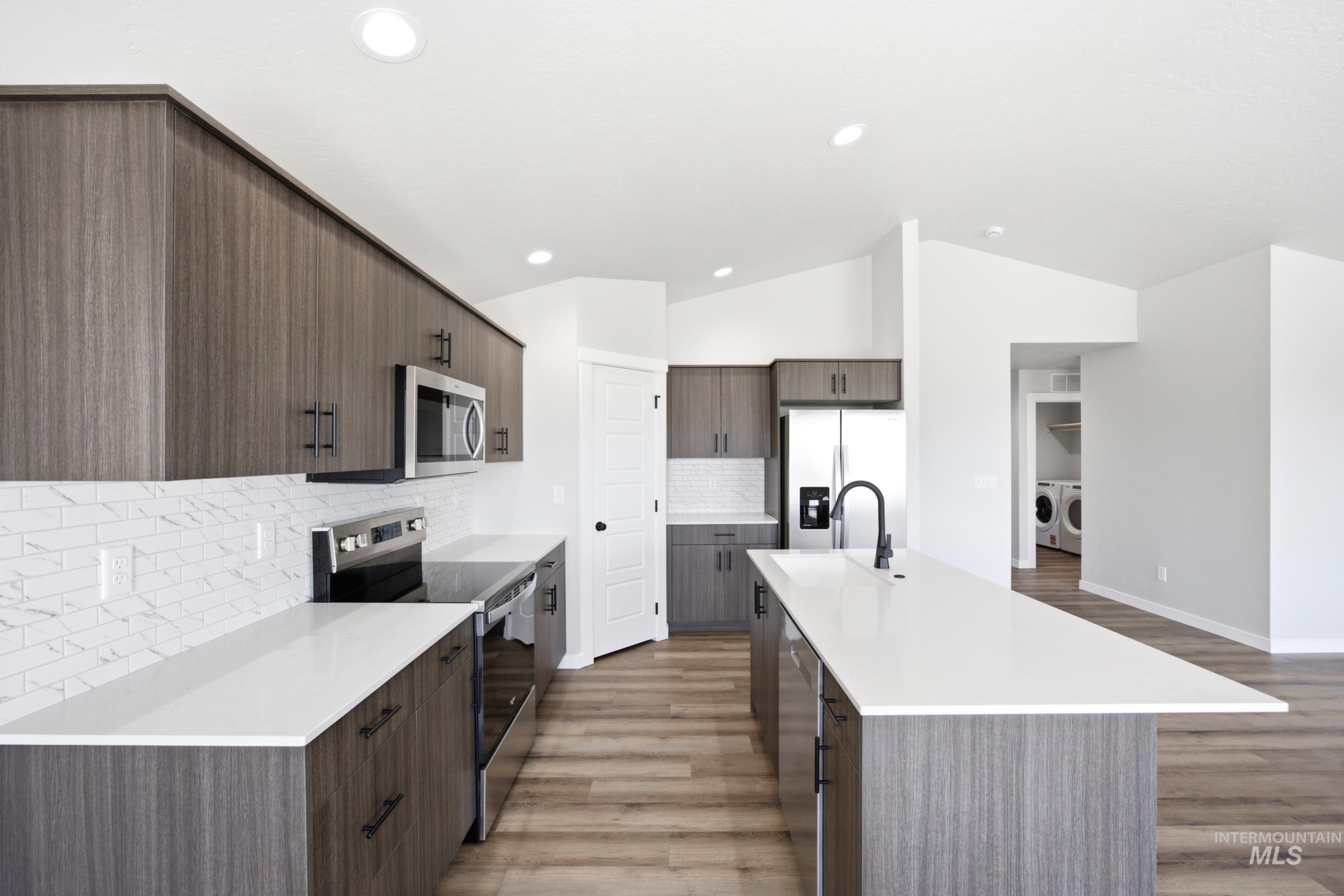 1093 W Jasper St, Meridian, Idaho 83642, 3 Bedrooms, 2 Bathrooms, Residential For Sale, Price $459,990,MLS 98992073