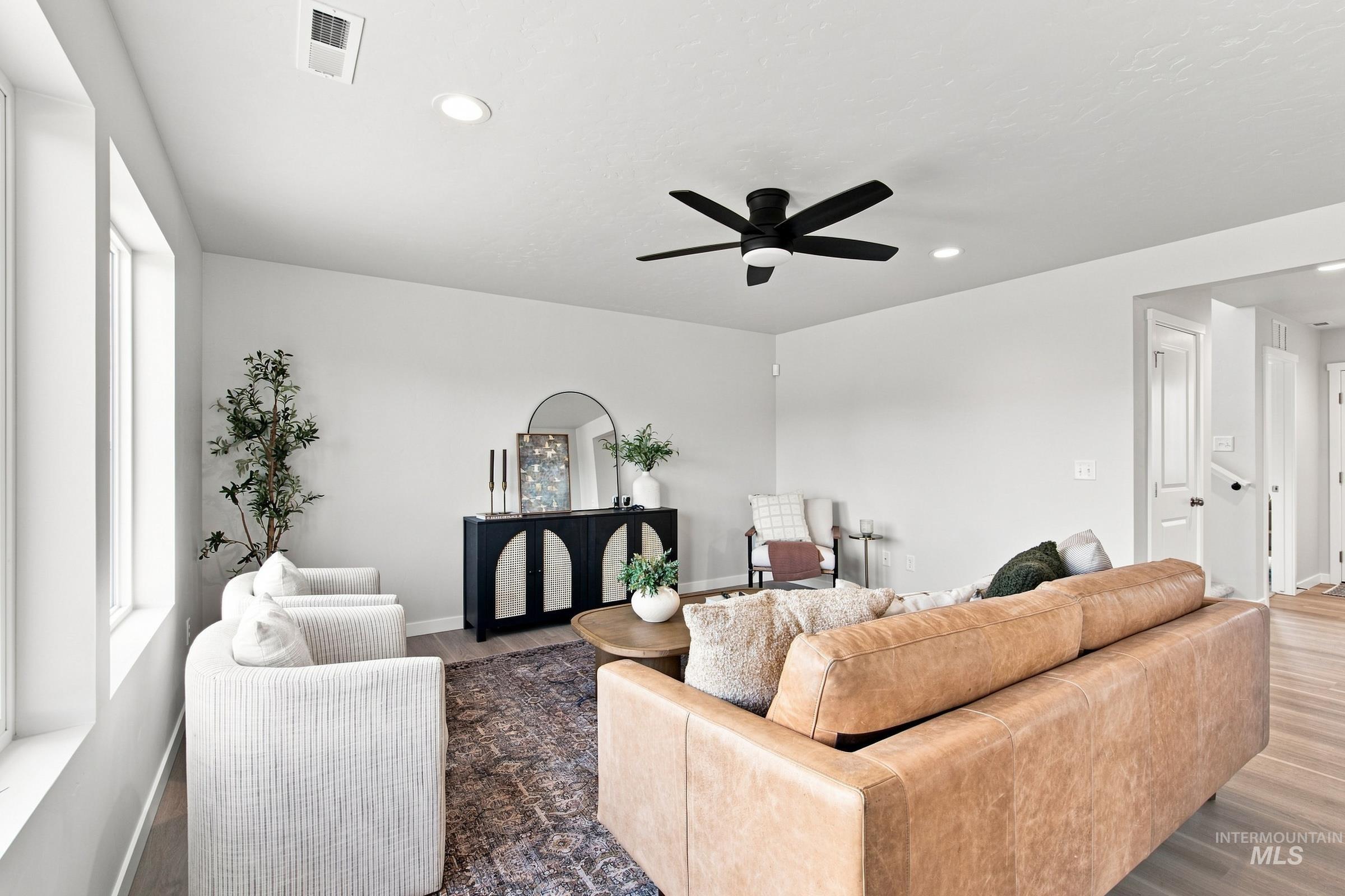 14044 Shiny Spruce St, Caldwell, Idaho 83607, 4 Bedrooms, 2.5 Bathrooms, Residential For Sale, Price $448,990,MLS 98992077