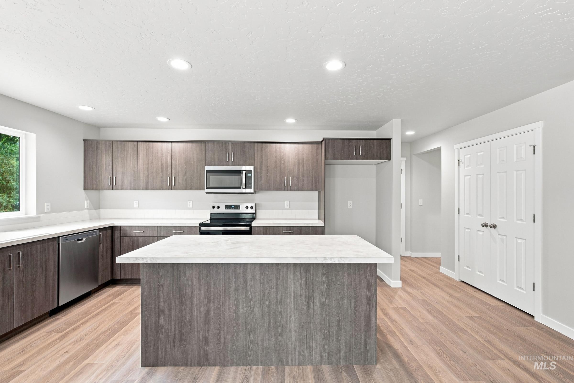 3516 E Jamestown Dr, Nampa, Idaho 83686, 5 Bedrooms, 2.5 Bathrooms, Residential For Sale, Price $510,990,MLS 98992080