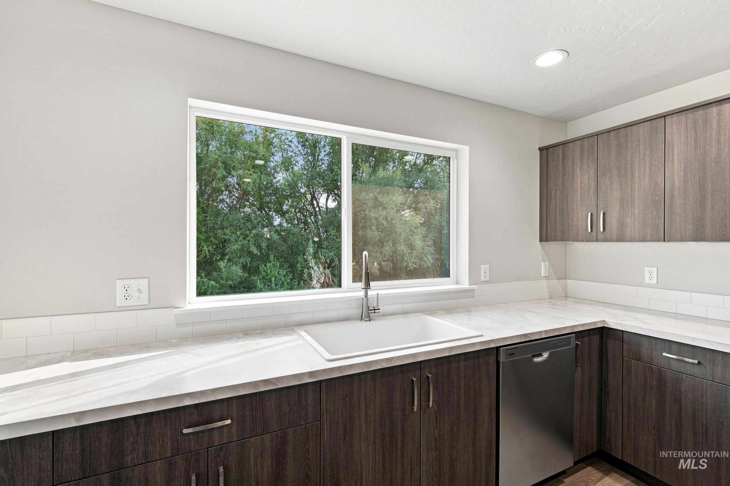 3516 E Jamestown Dr, Nampa, Idaho 83686, 5 Bedrooms, 2.5 Bathrooms, Residential For Sale, Price $510,990,MLS 98992080