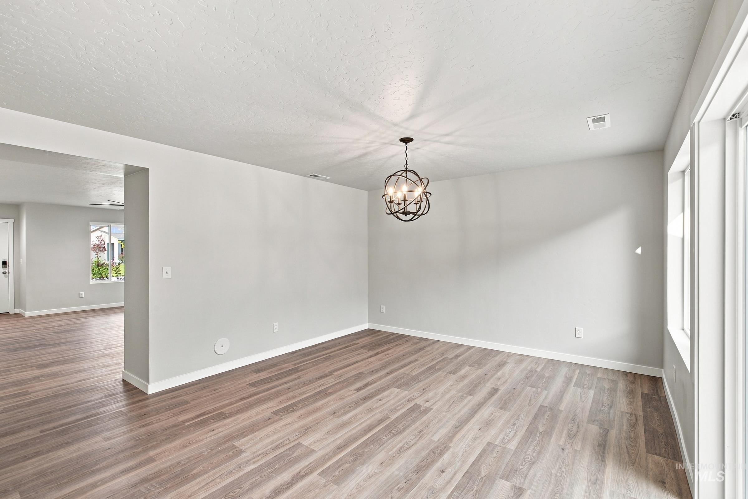 3516 E Jamestown Dr, Nampa, Idaho 83686, 5 Bedrooms, 2.5 Bathrooms, Residential For Sale, Price $510,990,MLS 98992080