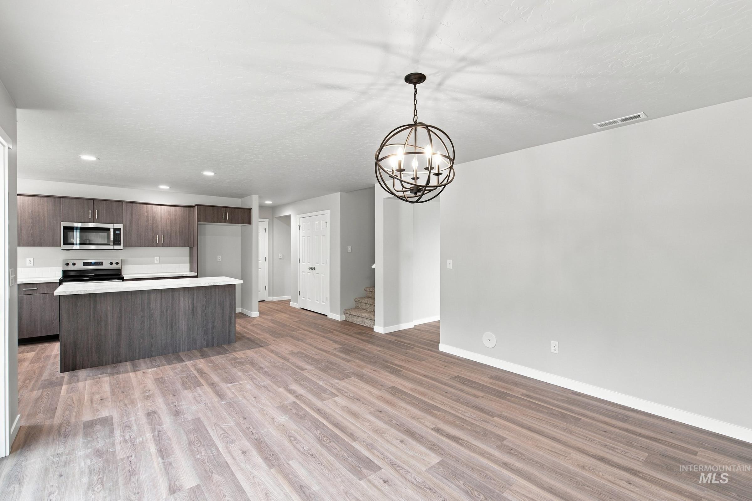 3516 E Jamestown Dr, Nampa, Idaho 83686, 5 Bedrooms, 2.5 Bathrooms, Residential For Sale, Price $510,990,MLS 98992080