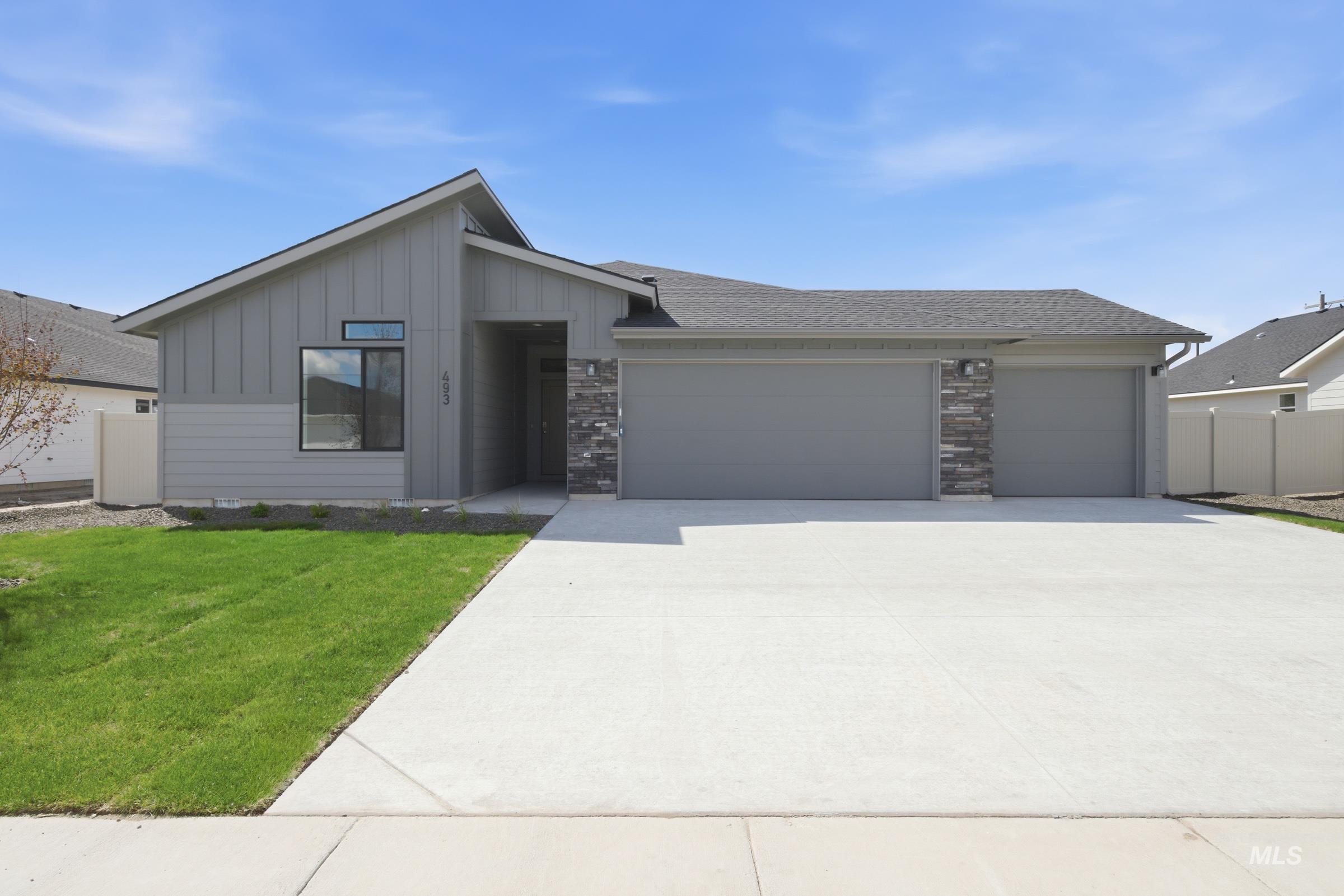 3867 E White Plains St, Nampa, Idaho 83686, 4 Bedrooms, 2 Bathrooms, Residential For Sale, Price $459,990,MLS 98992081