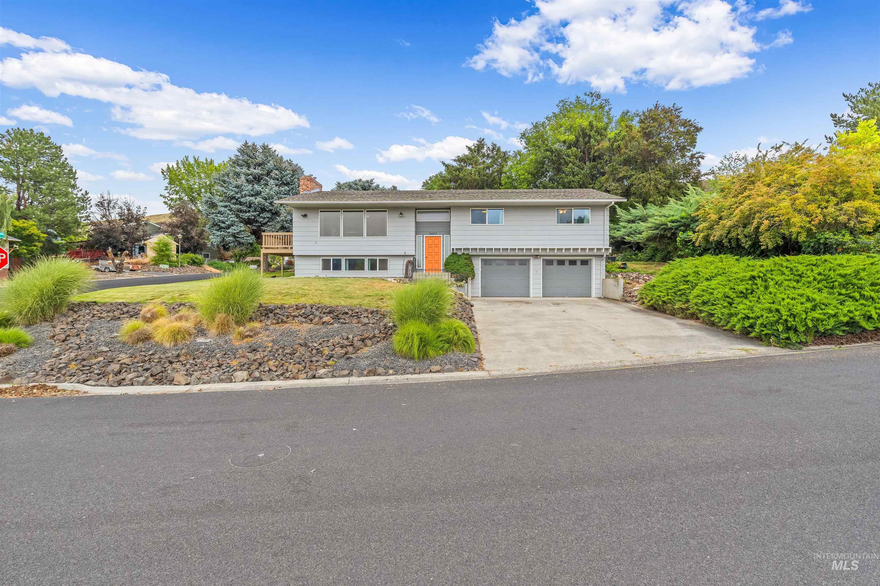 3427 Syringa Dr, Lewiston, Idaho 83501, 3 Bedrooms, 3 Bathrooms, Residential For Sale, Price $464,000,MLS 98992091
