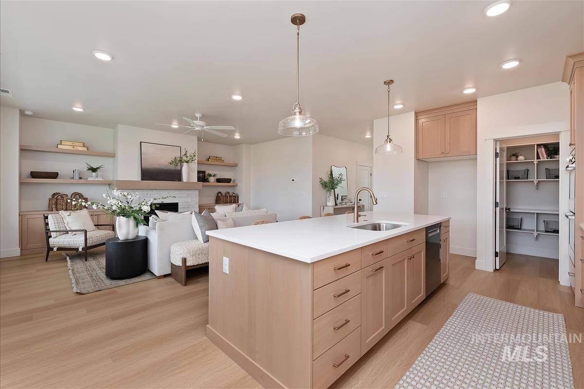 6556 W Los Flores Dr, Meridian, Idaho 83646, 3 Bedrooms, 2.5 Bathrooms, Residential For Sale, Price $644,900,MLS 98992102