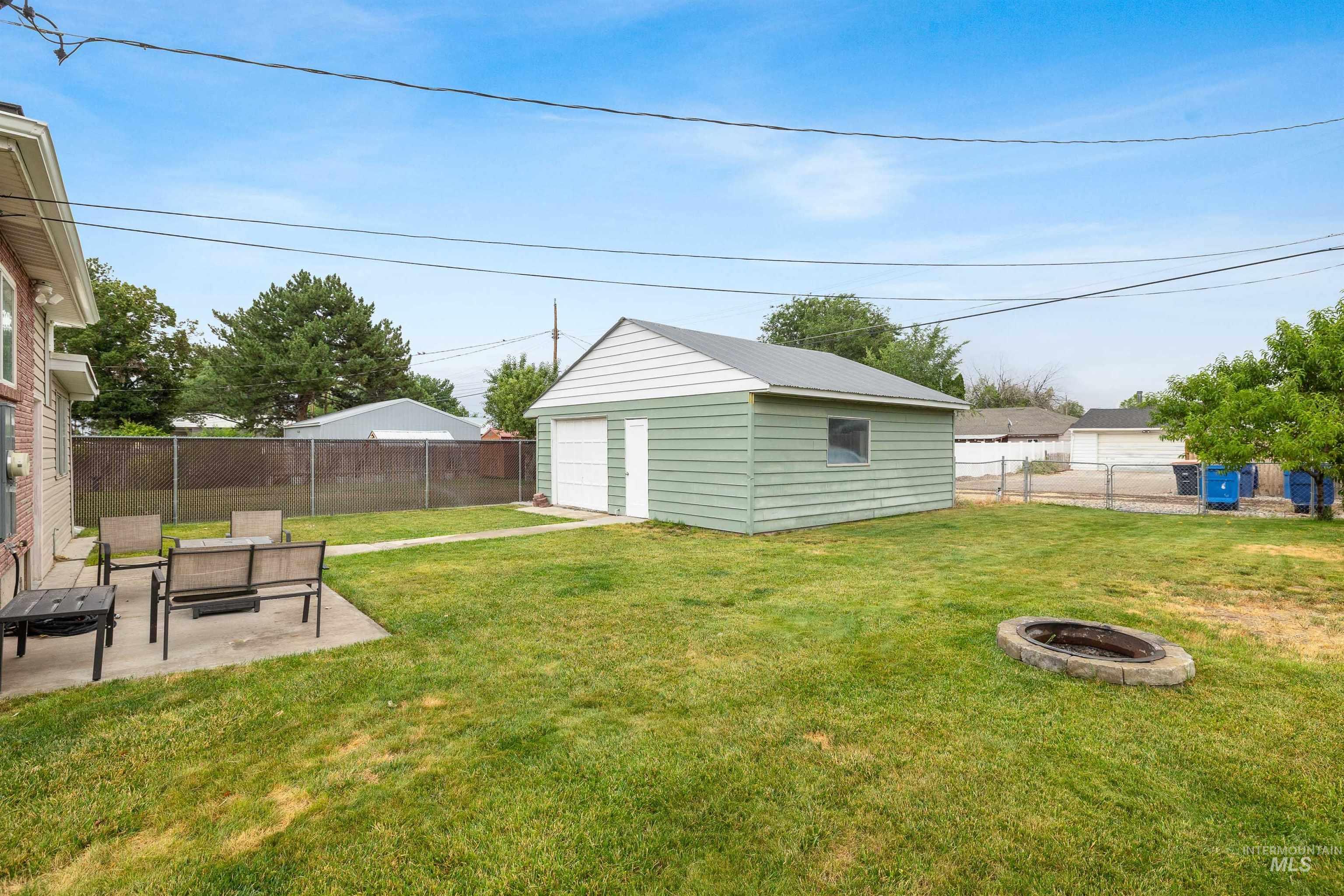 414 Bracken St N, Twin Falls, Idaho 83301-4514, 4 Bedrooms, 2 Bathrooms, Residential For Sale, Price $400,000, 98992104