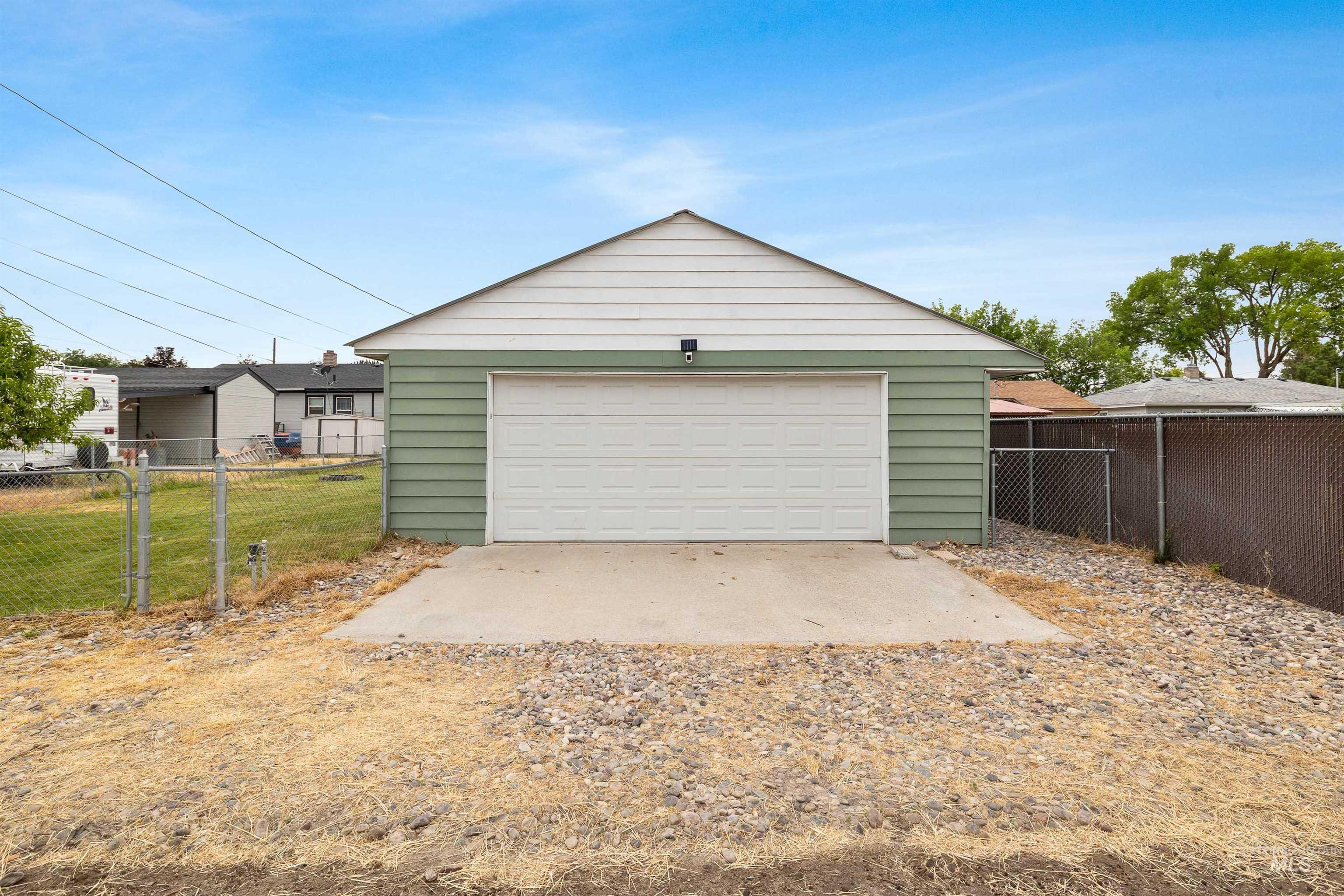414 Bracken St N, Twin Falls, Idaho 83301-4514, 4 Bedrooms, 2 Bathrooms, Residential For Sale, Price $400,000, 98992104