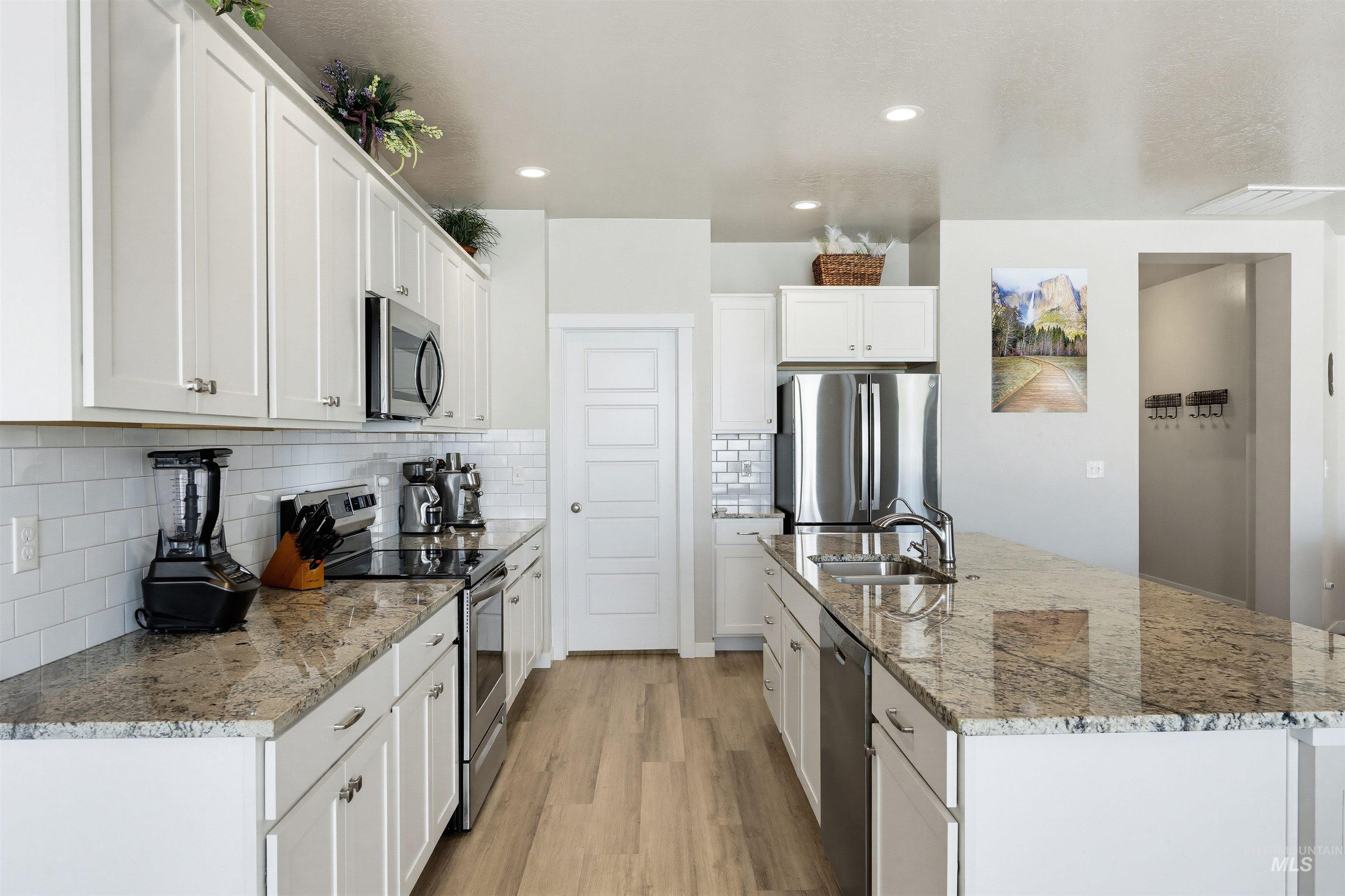 10936 W Sharpthorn Street, Boise, Idaho 83709, 4 Bedrooms, 2 Bathrooms, Residential For Sale, Price $558,000, 98992105