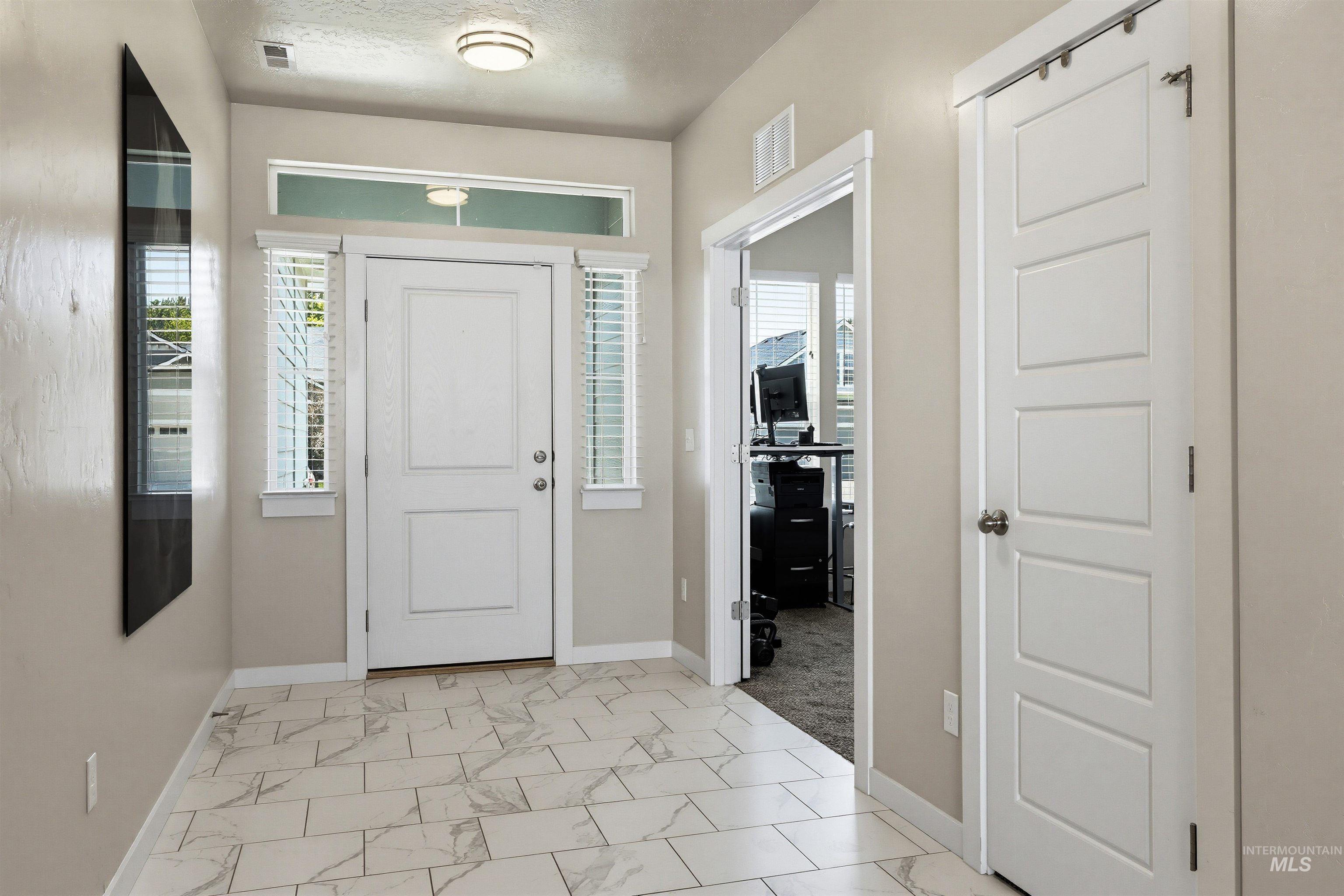 10936 W Sharpthorn Street, Boise, Idaho 83709, 4 Bedrooms, 2 Bathrooms, Residential For Sale, Price $558,000, 98992105