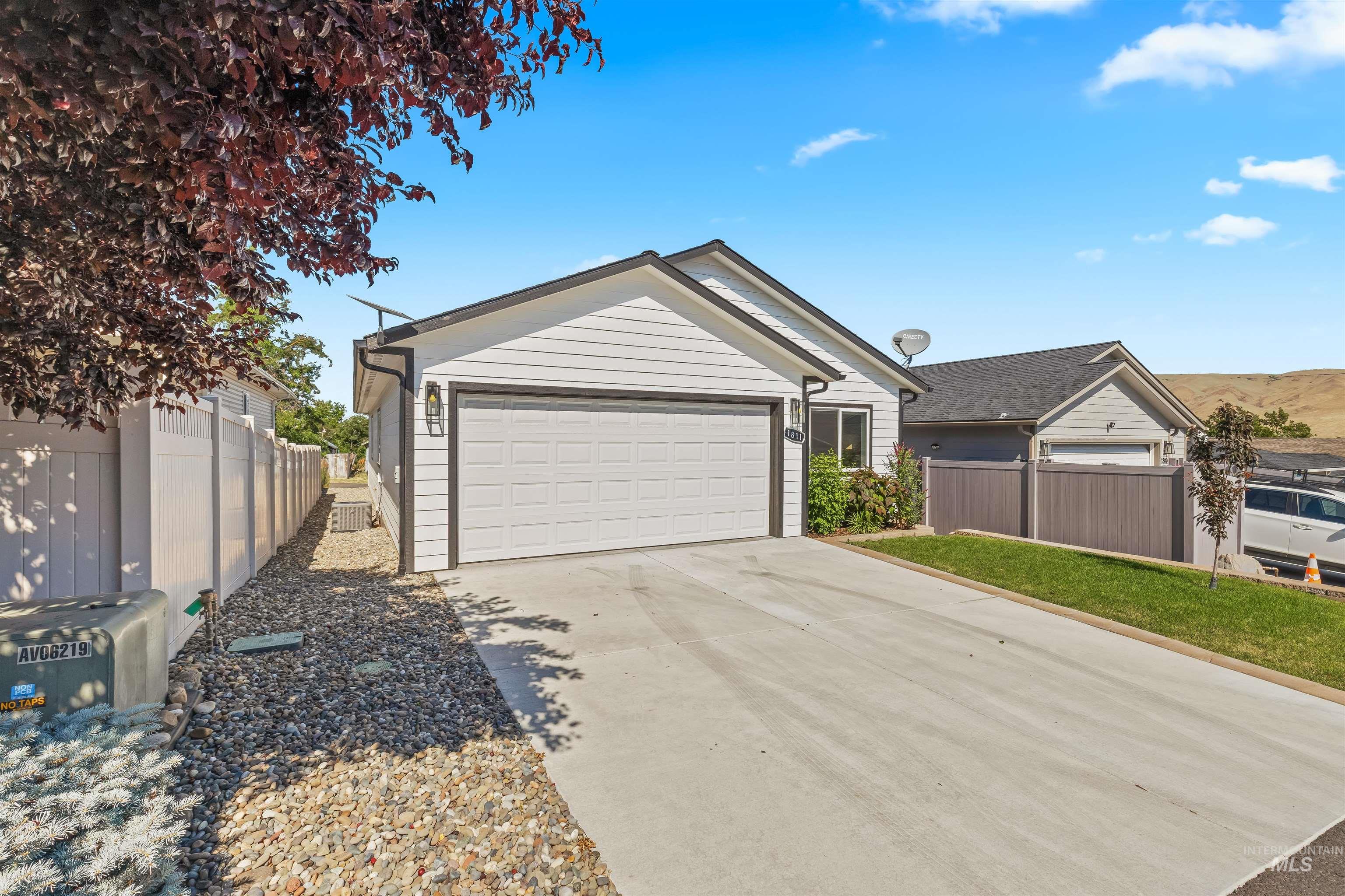 1811 16th St, Lewiston, Idaho 83501, 3 Bedrooms, 2 Bathrooms, Residential For Sale, Price $410,000, 98992106