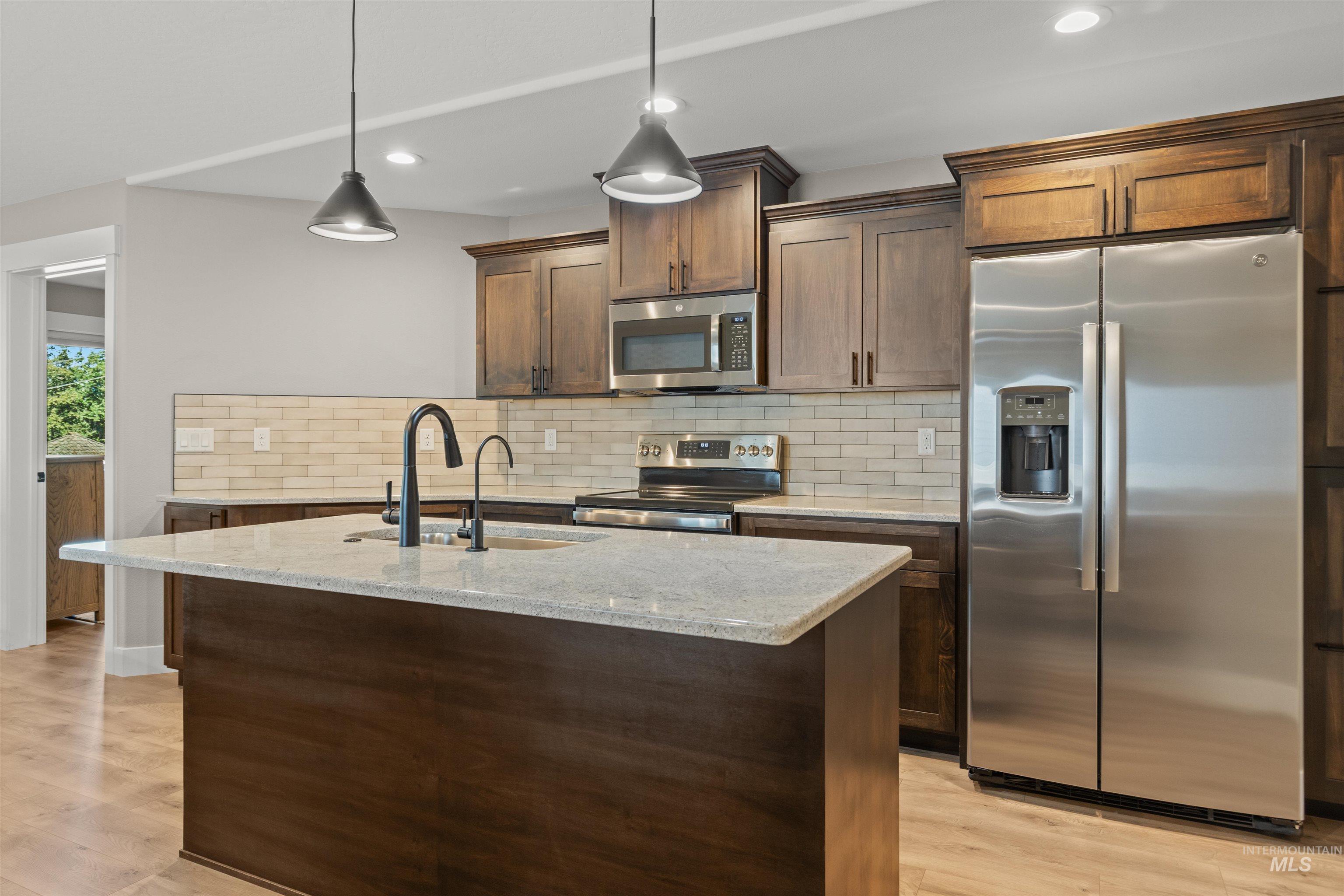 1811 16th St, Lewiston, Idaho 83501, 3 Bedrooms, 2 Bathrooms, Residential For Sale, Price $425,000, 98992106