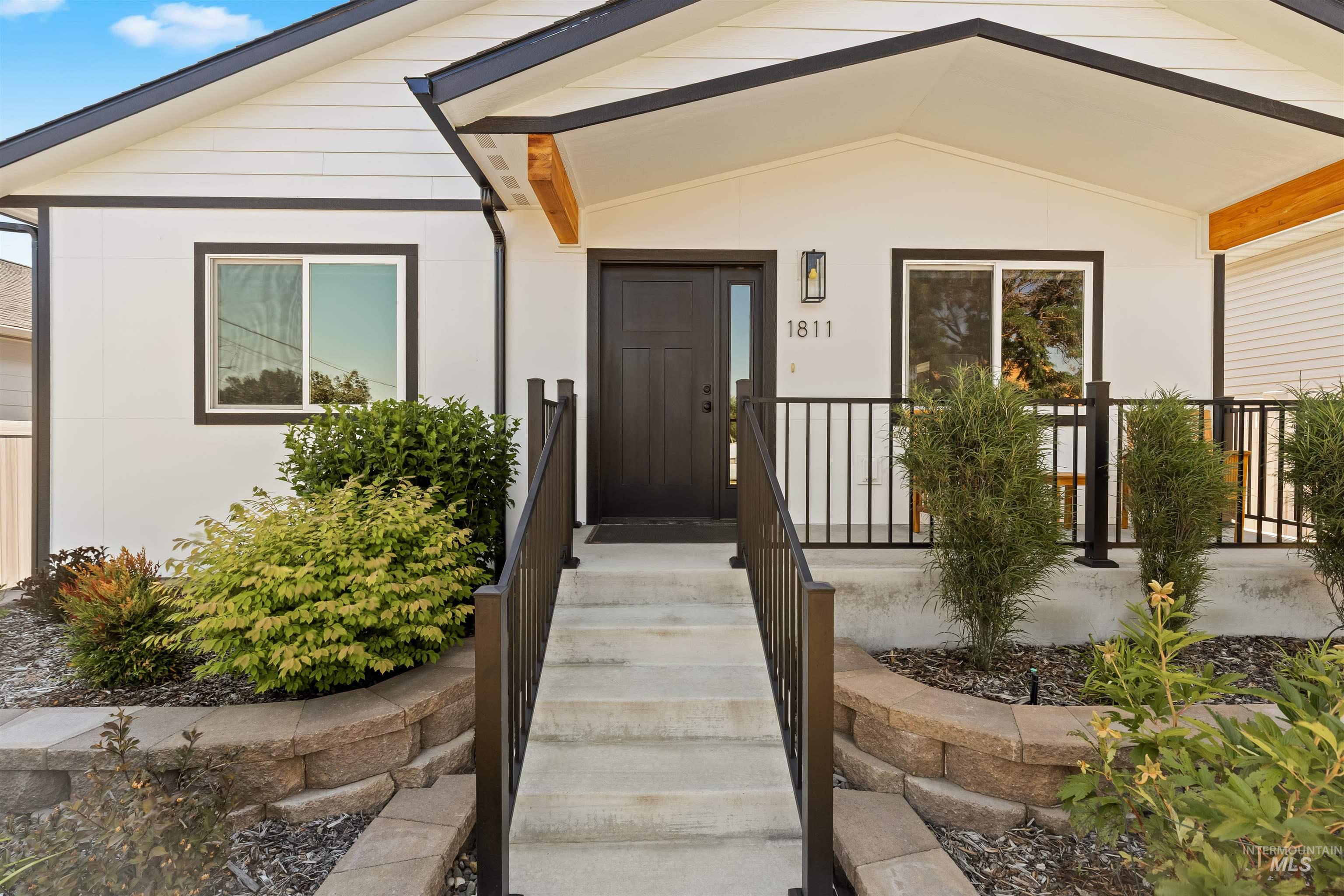 1811 16th St, Lewiston, Idaho 83501, 3 Bedrooms, 2 Bathrooms, Residential For Sale, Price $410,000, 98992106