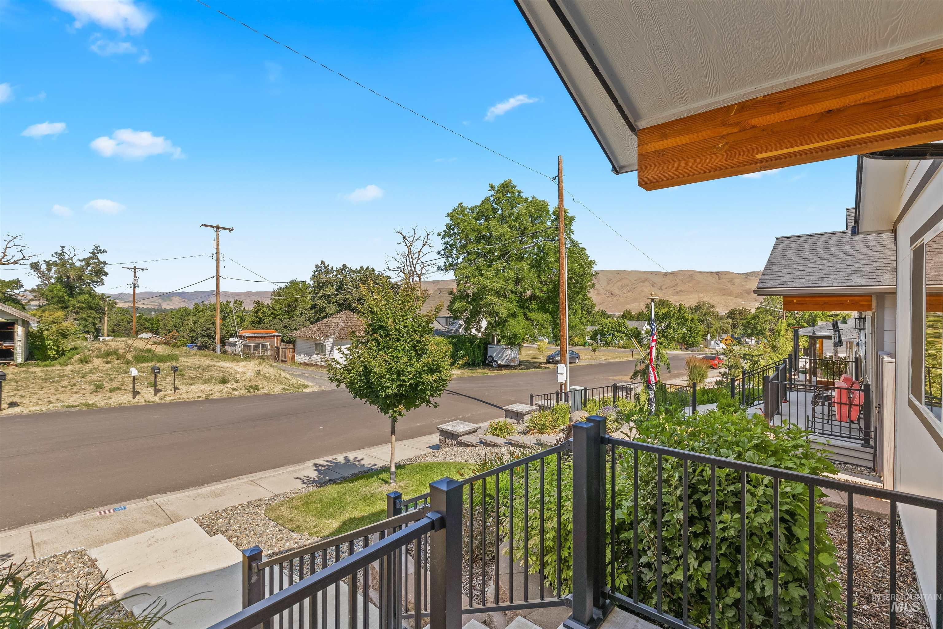 1811 16th St, Lewiston, Idaho 83501, 3 Bedrooms, 2 Bathrooms, Residential For Sale, Price $410,000, 98992106