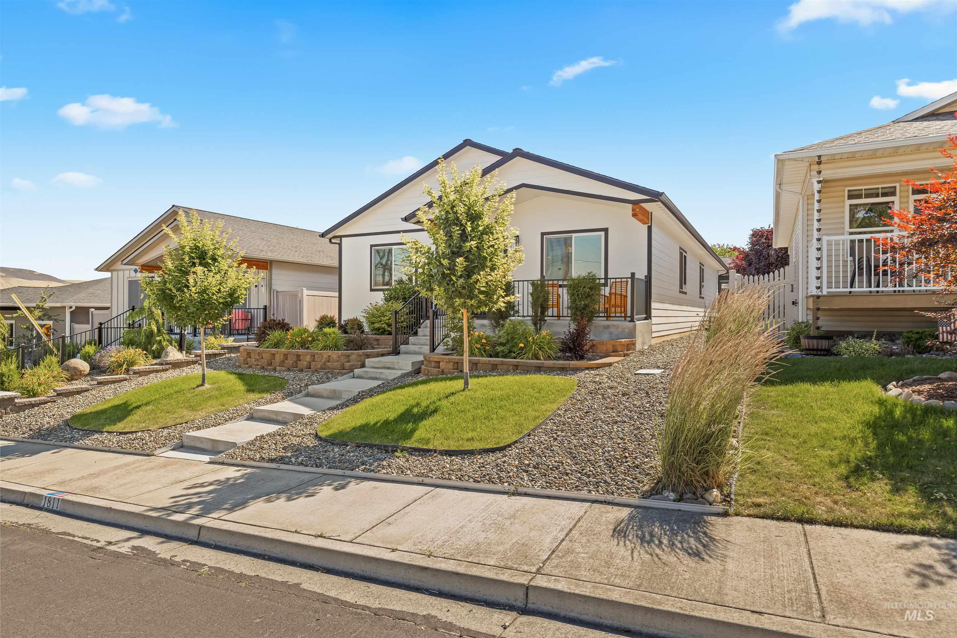 1811 16th St, Lewiston, Idaho 83501, 3 Bedrooms, 2 Bathrooms, Residential For Sale, Price $410,000, 98992106