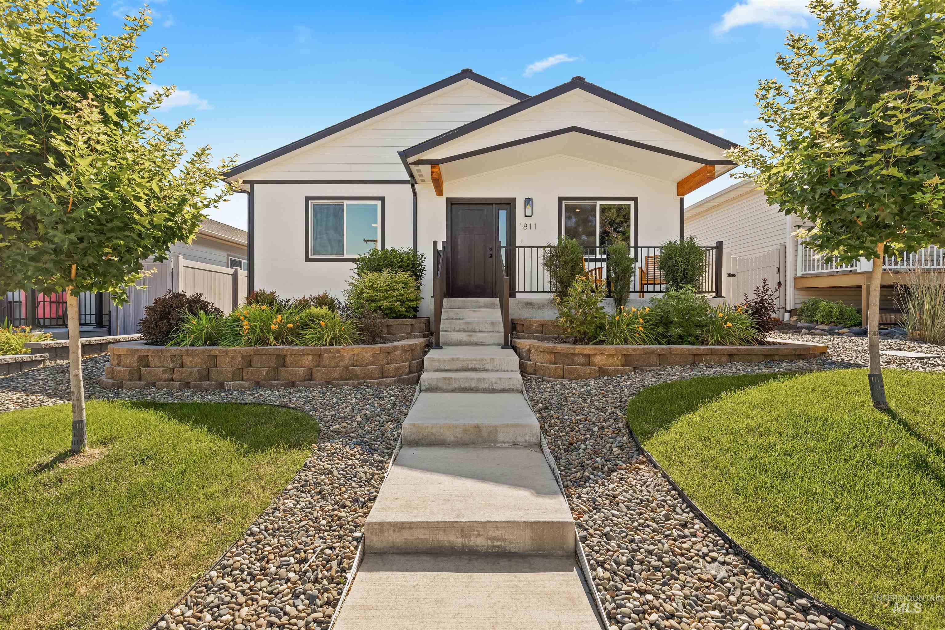 1811 16th St, Lewiston, Idaho 83501, 3 Bedrooms, 2 Bathrooms, Residential For Sale, Price $410,000, 98992106