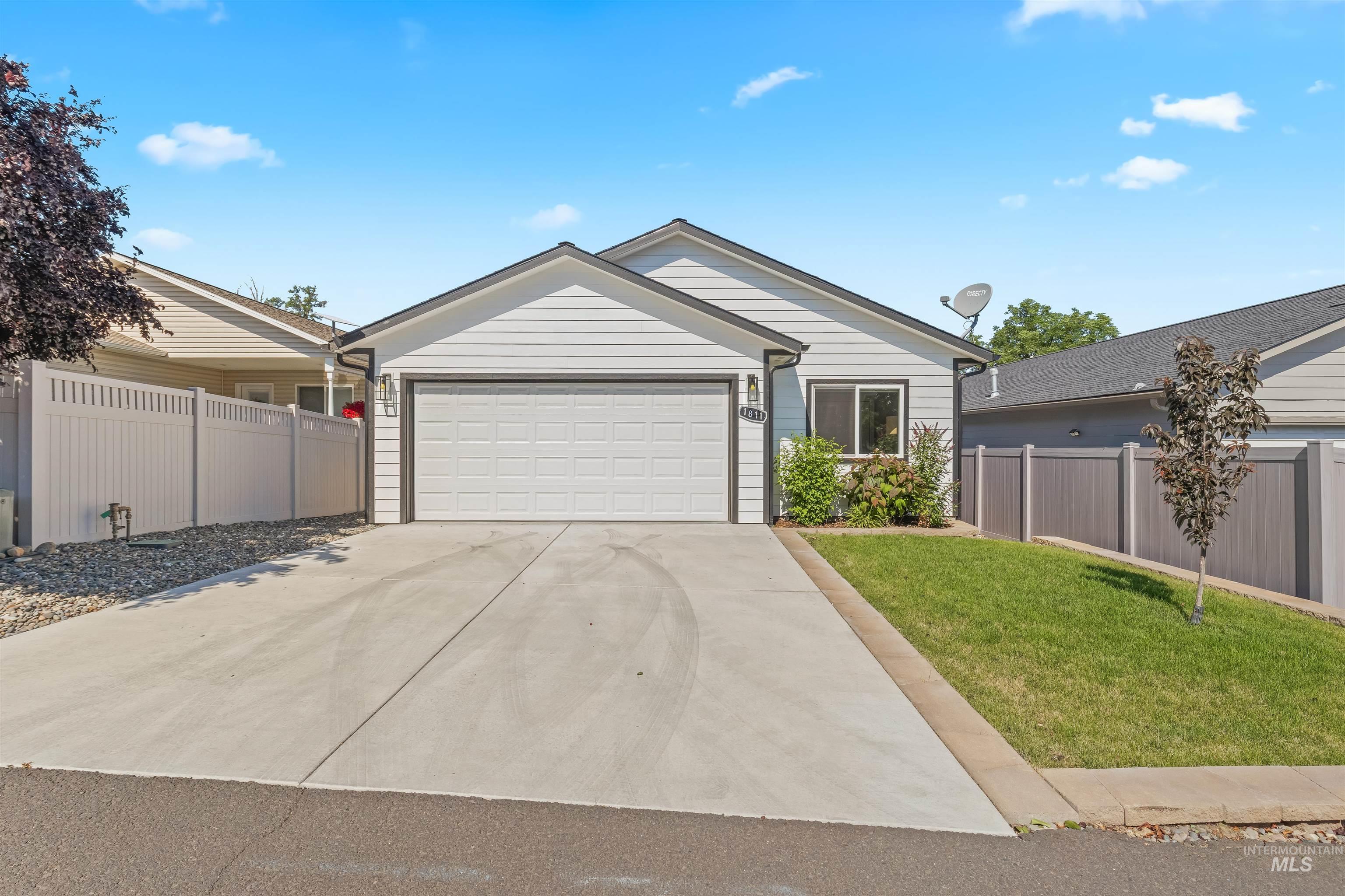 1811 16th St, Lewiston, Idaho 83501, 3 Bedrooms, 2 Bathrooms, Residential For Sale, Price $410,000, 98992106