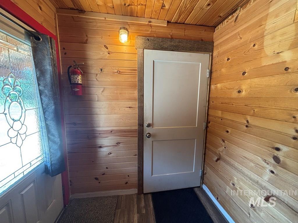 941 S Main Street, Cascade, Idaho 83611, Residential Income For Sale, Price $749,900,MLS 98992108