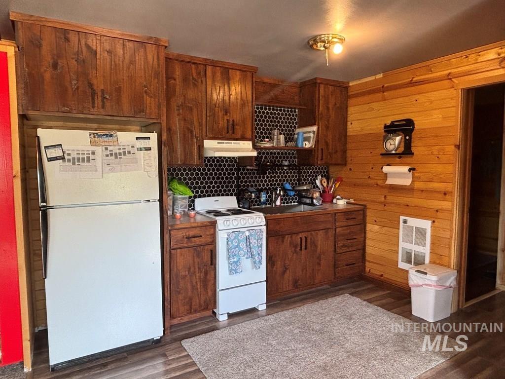 941 S Main Street, Cascade, Idaho 83611, Residential Income For Sale, Price $749,900,MLS 98992108