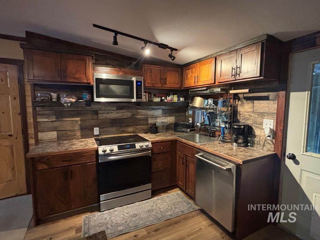 941 S Main Street, Cascade, Idaho 83611, Residential Income For Sale, Price $749,900,MLS 98992108