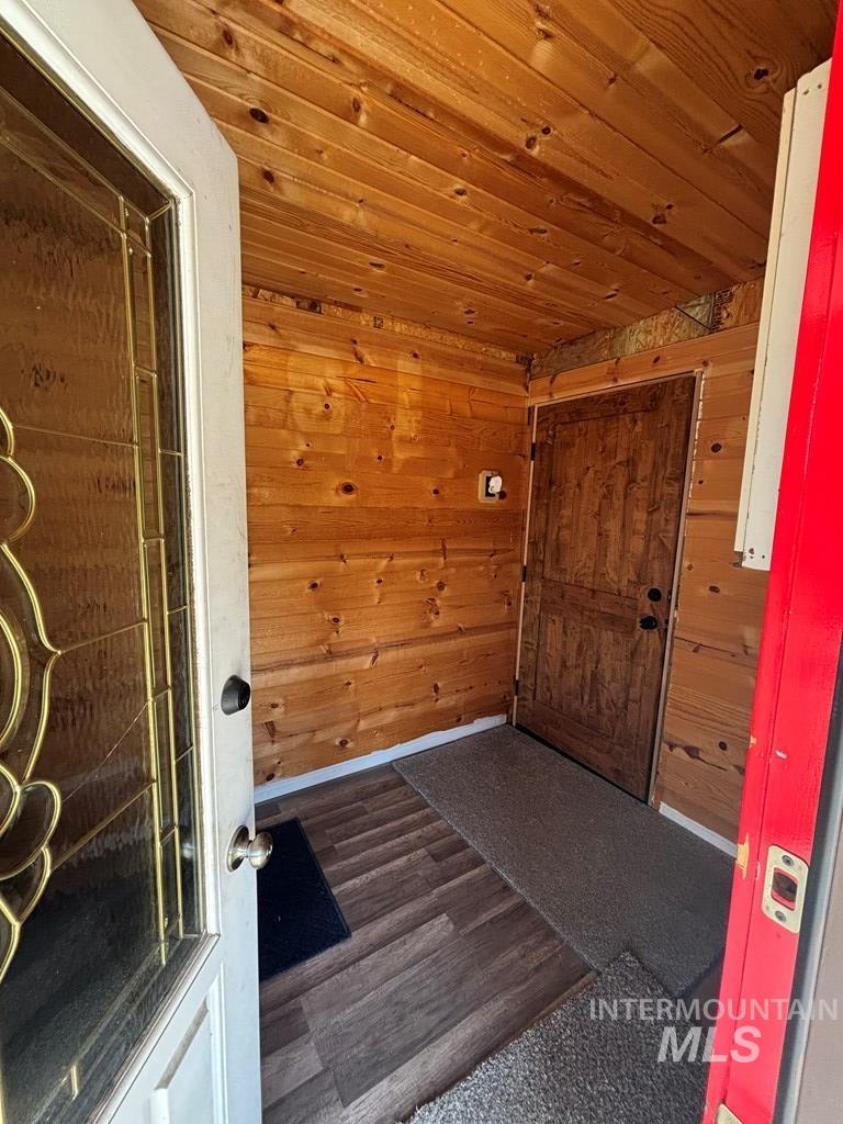 941 S Main Street, Cascade, Idaho 83611, Residential Income For Sale, Price $749,900,MLS 98992108