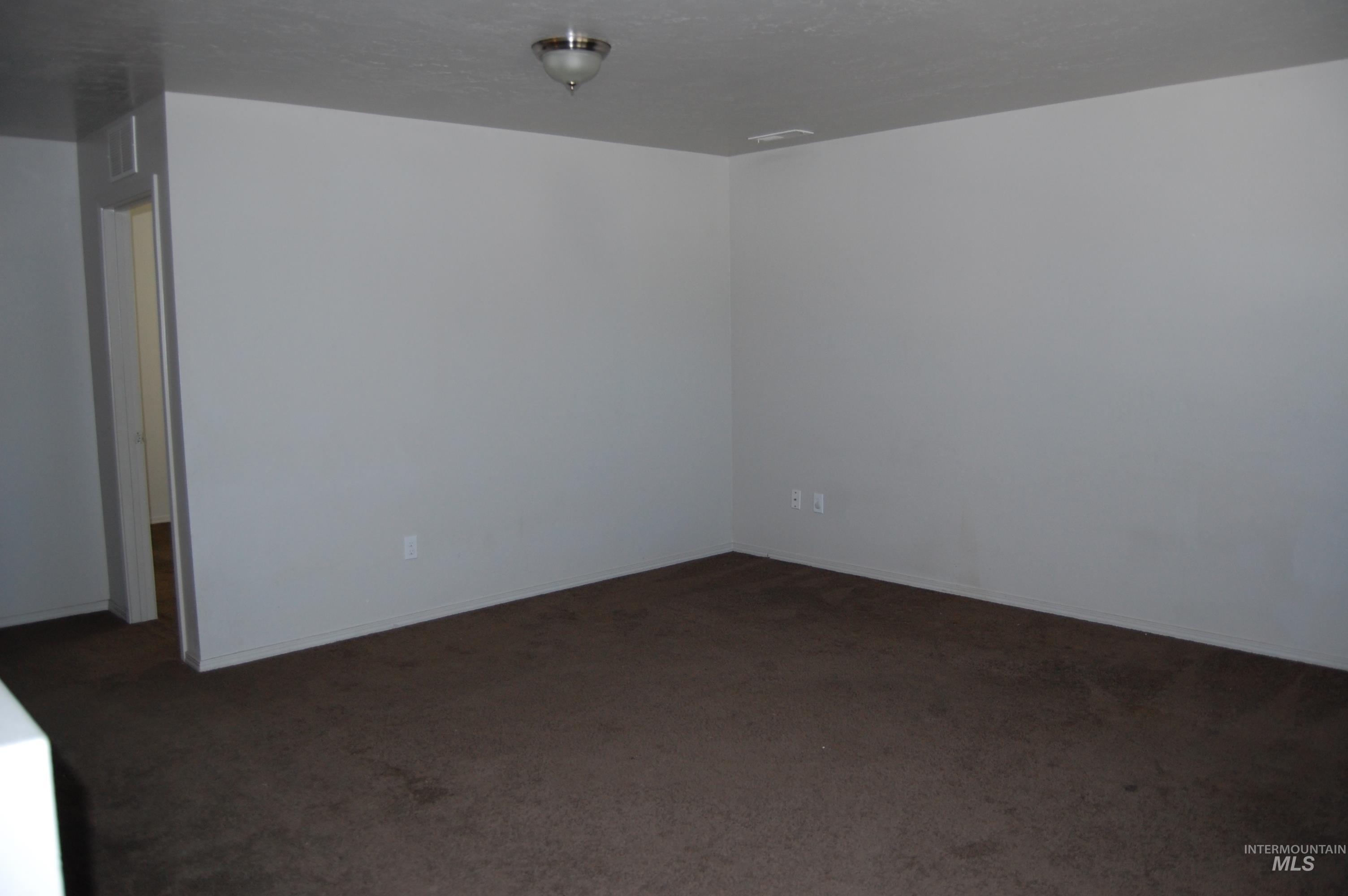 110 SW Gettysburg, Mountain Home, Idaho 83647, 3 Bedrooms, 3 Bathrooms, Residential For Sale, Price $415,000,MLS 98992117
