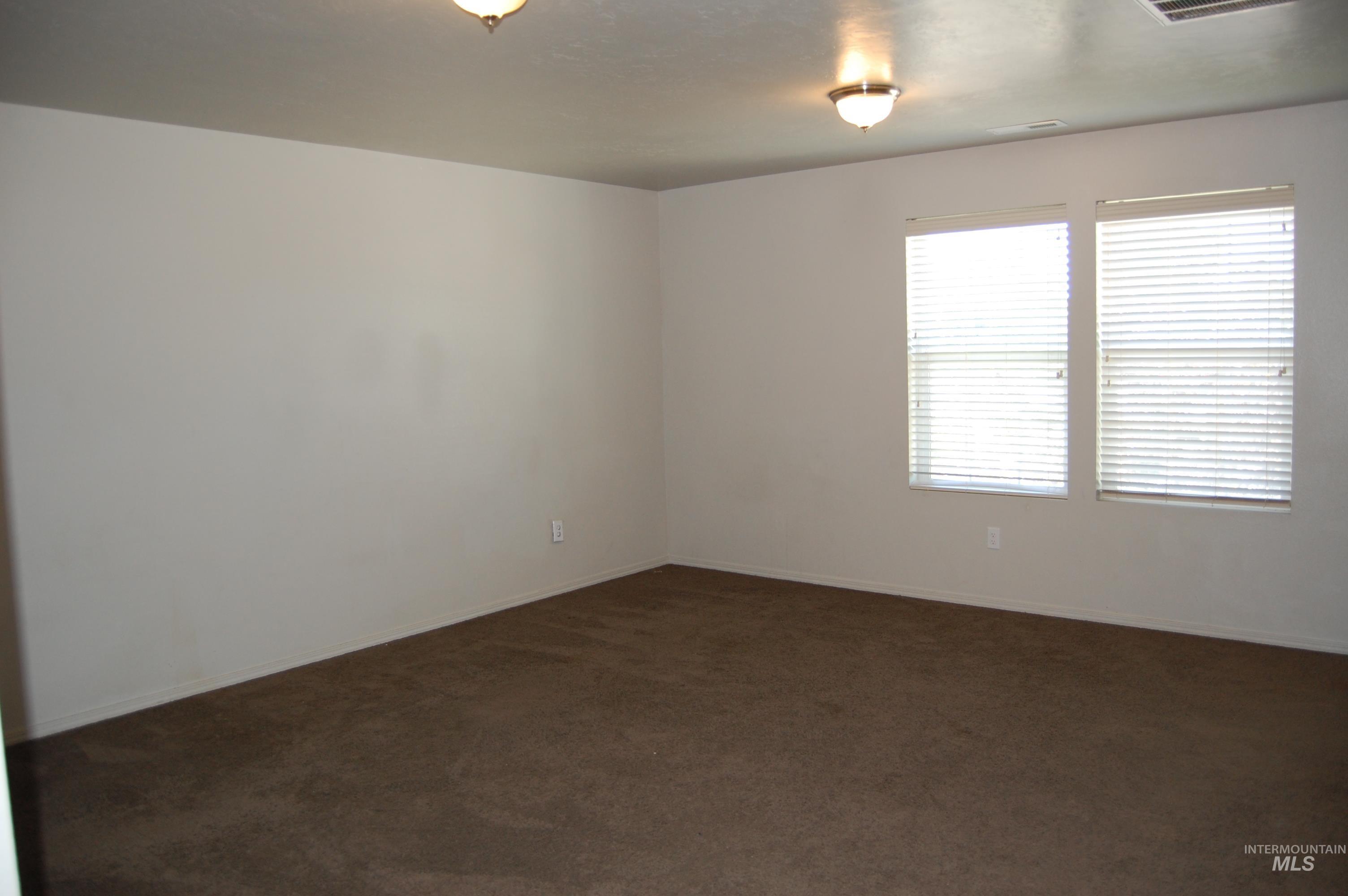 110 SW Gettysburg, Mountain Home, Idaho 83647, 3 Bedrooms, 3 Bathrooms, Residential For Sale, Price $415,000,MLS 98992117