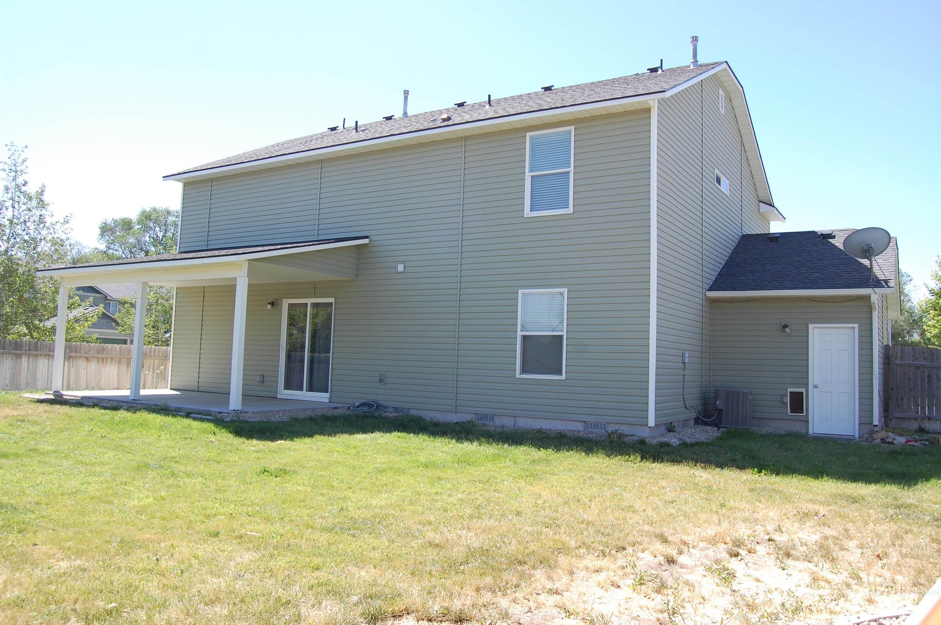 110 SW Gettysburg, Mountain Home, Idaho 83647, 3 Bedrooms, 3 Bathrooms, Residential For Sale, Price $415,000,MLS 98992117