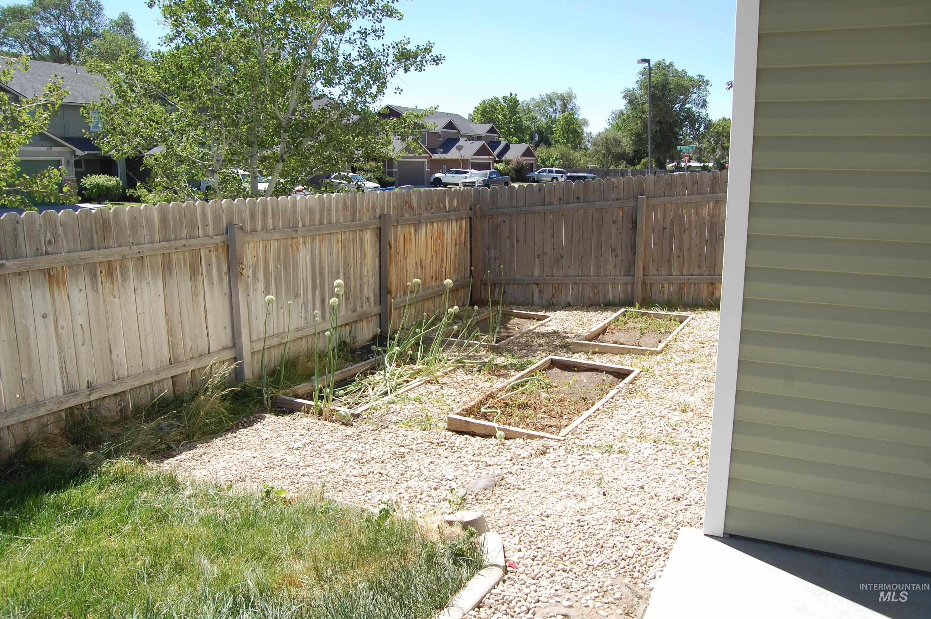 110 SW Gettysburg, Mountain Home, Idaho 83647, 3 Bedrooms, 3 Bathrooms, Residential For Sale, Price $415,000,MLS 98992117