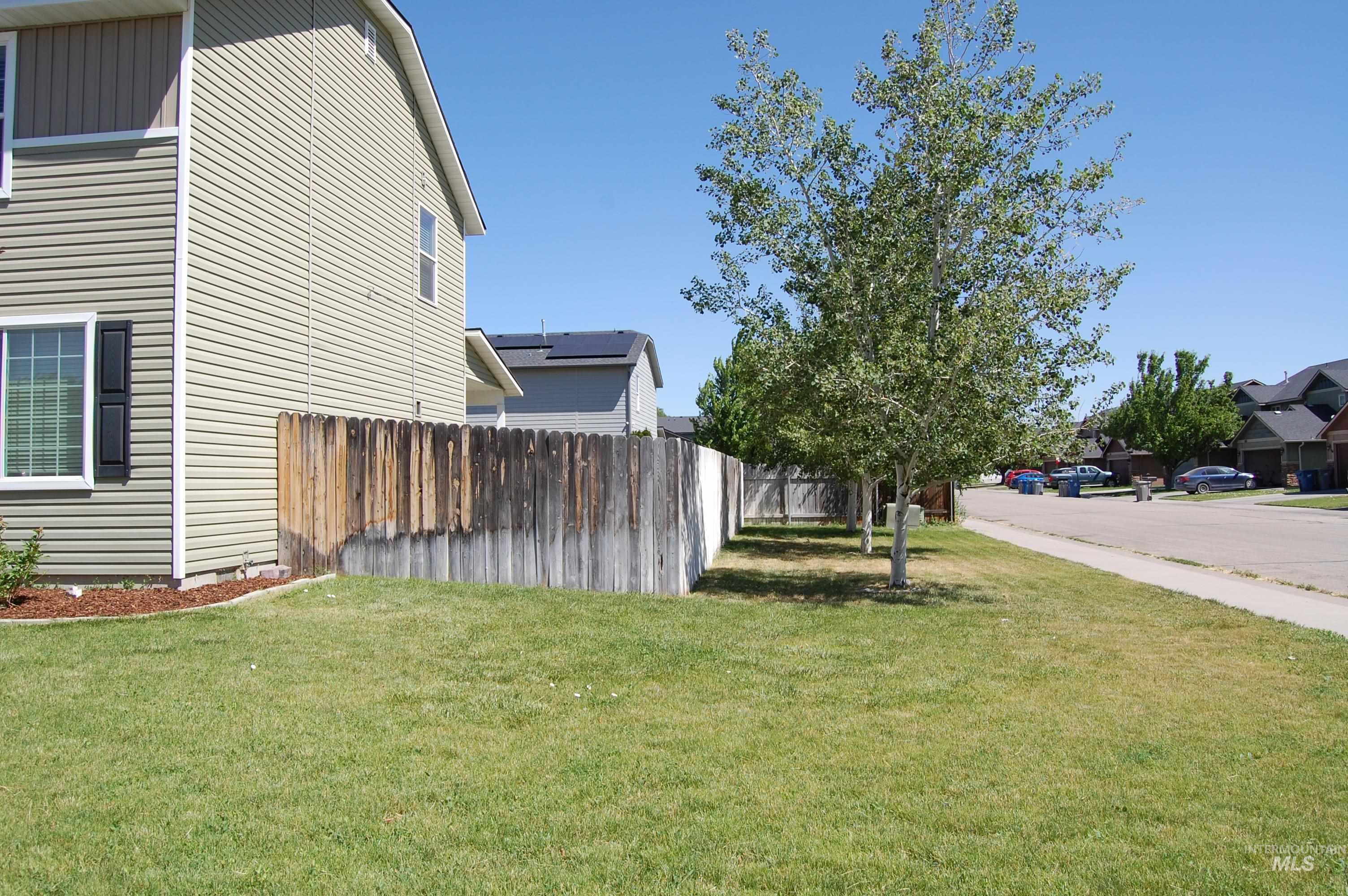 110 SW Gettysburg, Mountain Home, Idaho 83647, 3 Bedrooms, 3 Bathrooms, Residential For Sale, Price $415,000,MLS 98992117