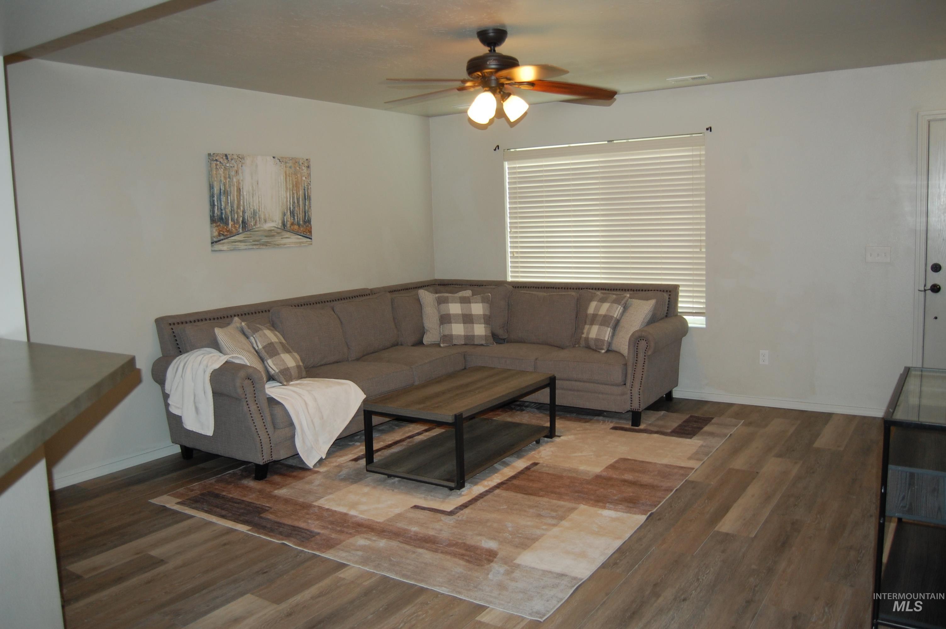 110 SW Gettysburg, Mountain Home, Idaho 83647, 3 Bedrooms, 3 Bathrooms, Residential For Sale, Price $415,000,MLS 98992117