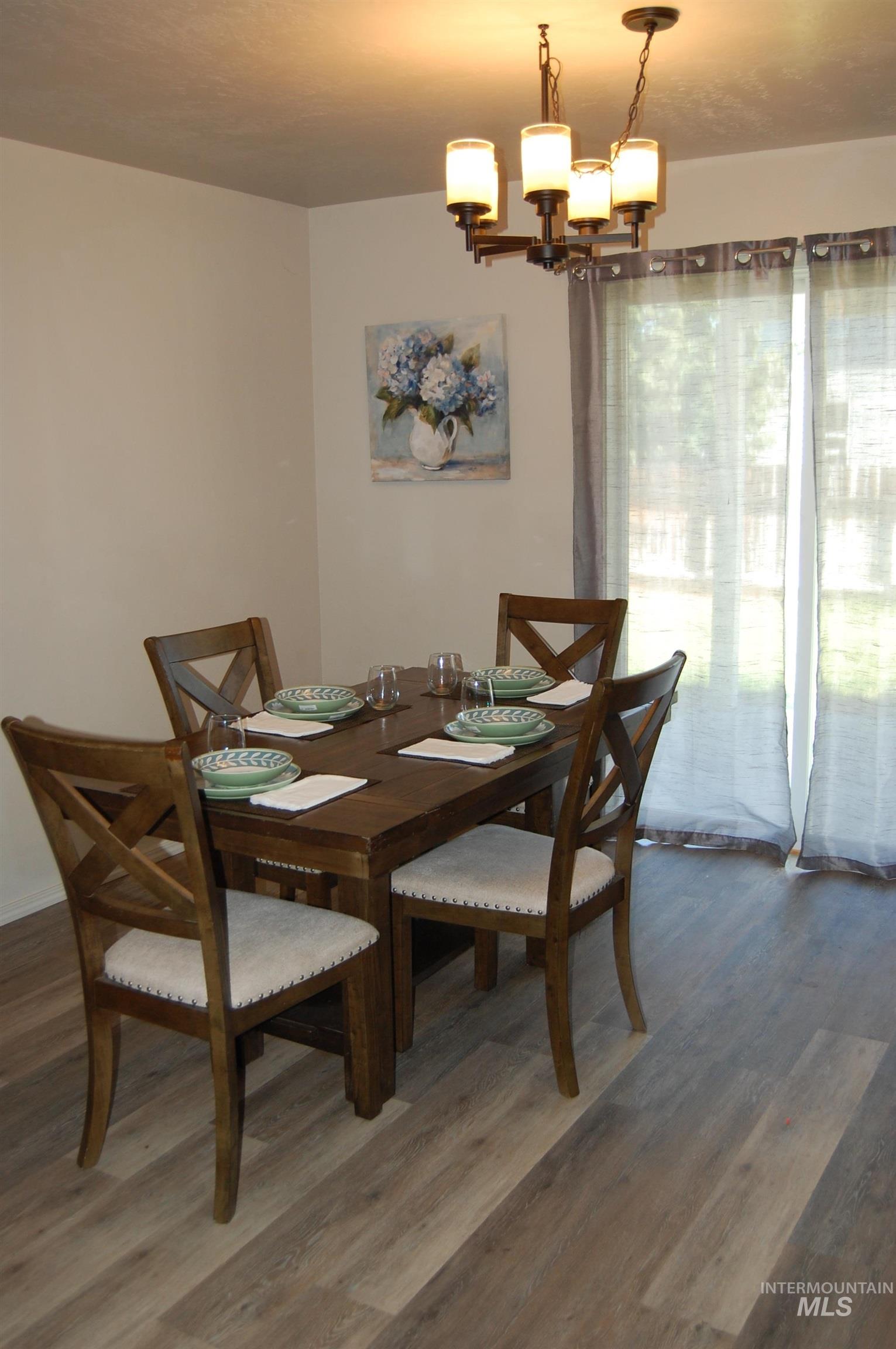 110 SW Gettysburg, Mountain Home, Idaho 83647, 3 Bedrooms, 3 Bathrooms, Residential For Sale, Price $415,000,MLS 98992117