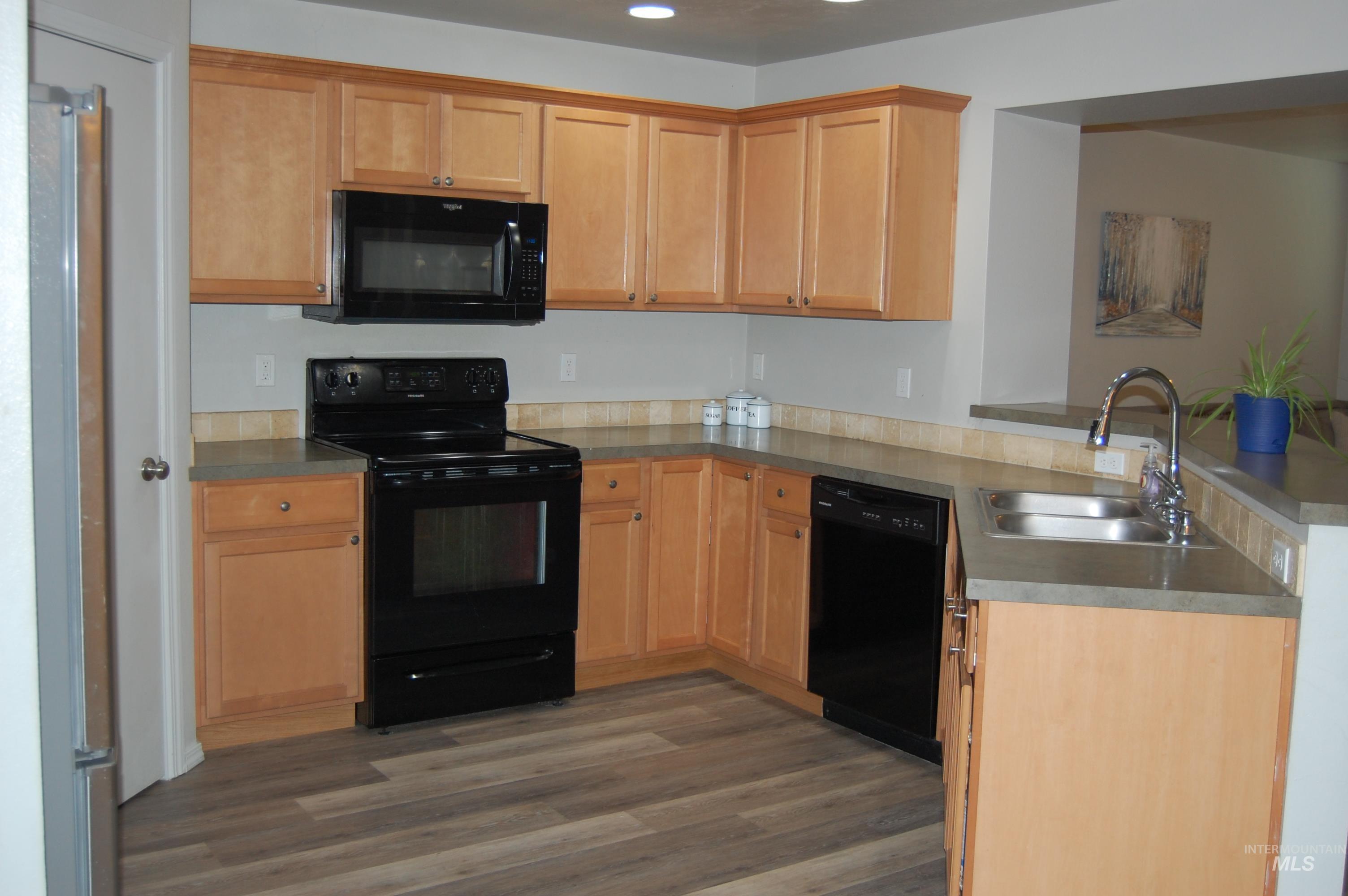 110 SW Gettysburg, Mountain Home, Idaho 83647, 3 Bedrooms, 3 Bathrooms, Residential For Sale, Price $415,000,MLS 98992117
