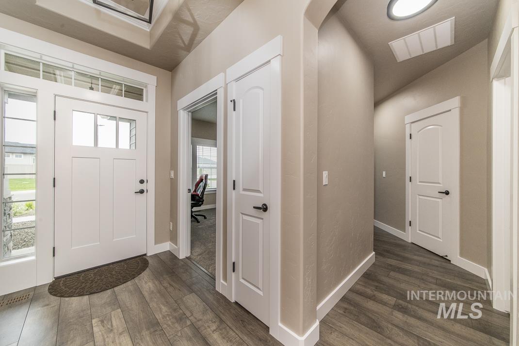 2391 S Kren Ave, Nampa, Idaho 83686, 3 Bedrooms, 2 Bathrooms, Residential For Sale, Price $548,000, 98992119