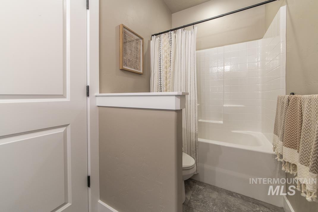 2391 S Kren Ave, Nampa, Idaho 83686, 3 Bedrooms, 2 Bathrooms, Residential For Sale, Price $548,000, 98992119