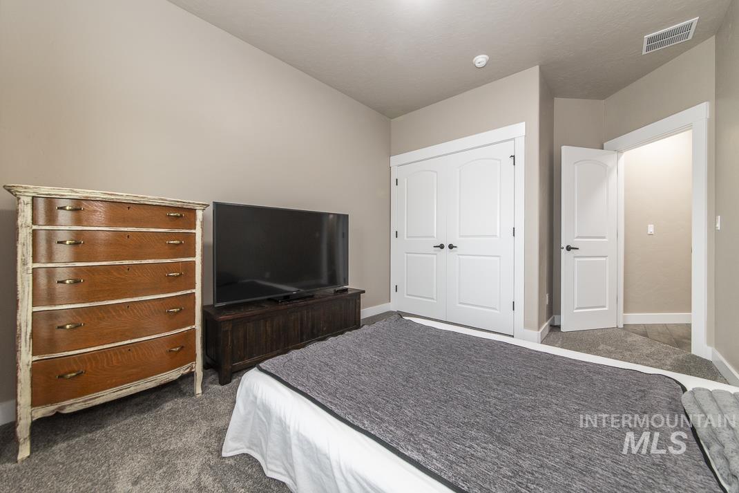 2391 S Kren Ave, Nampa, Idaho 83686, 3 Bedrooms, 2 Bathrooms, Residential For Sale, Price $548,000, 98992119