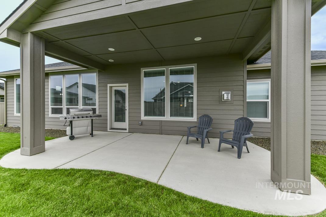 2391 S Kren Ave, Nampa, Idaho 83686, 3 Bedrooms, 2 Bathrooms, Residential For Sale, Price $548,000, 98992119
