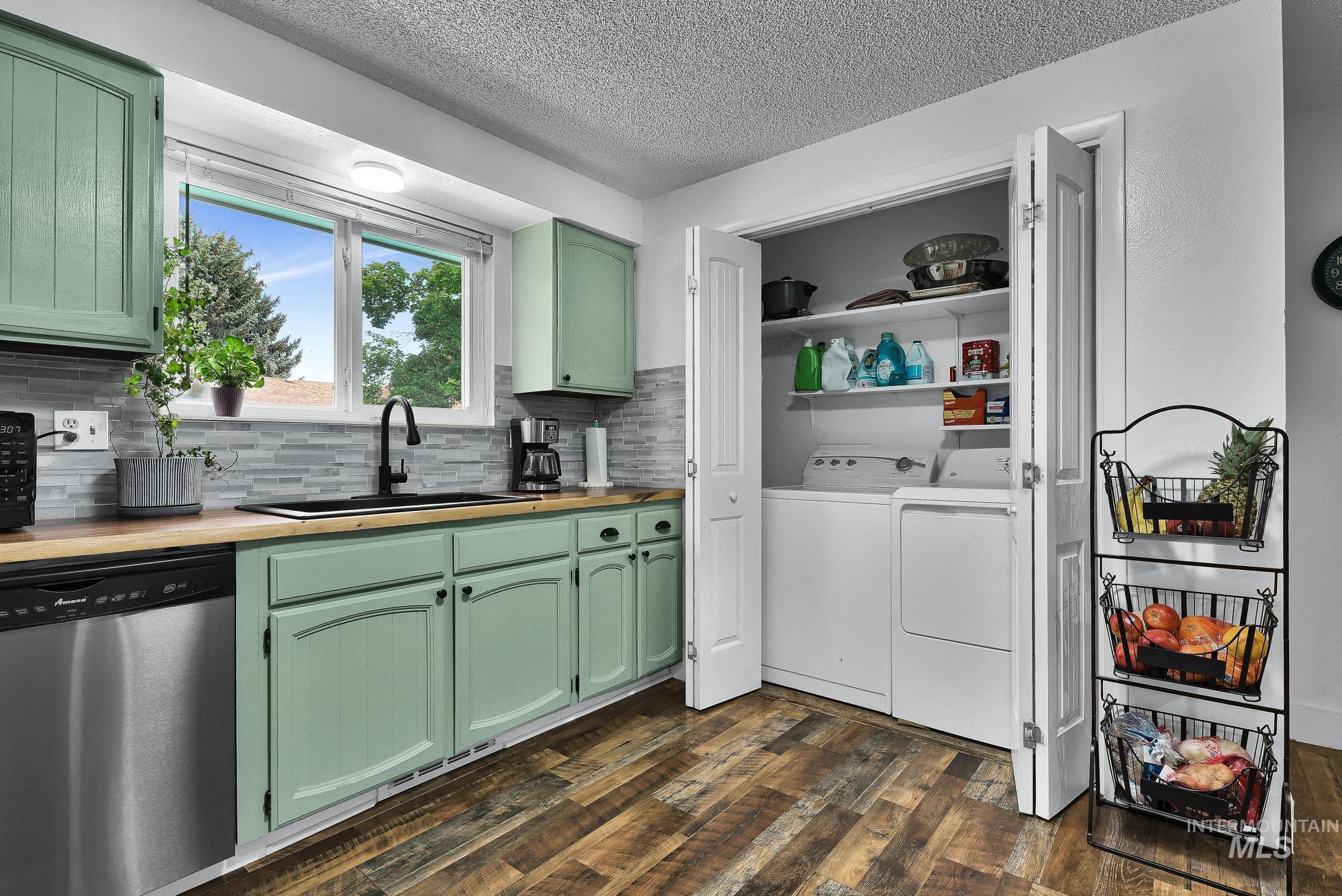 902 Bonnie Brae Dr, Nampa, Idaho 83651, 3 Bedrooms, 2 Bathrooms, Residential For Sale, Price $399,900,MLS 98992121