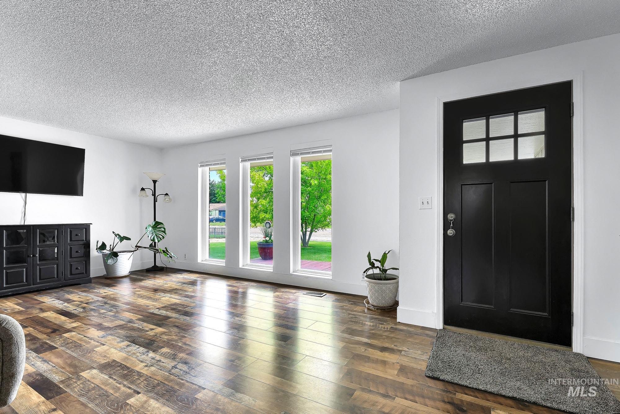 902 Bonnie Brae Dr, Nampa, Idaho 83651, 3 Bedrooms, 2 Bathrooms, Residential For Sale, Price $399,900,MLS 98992121