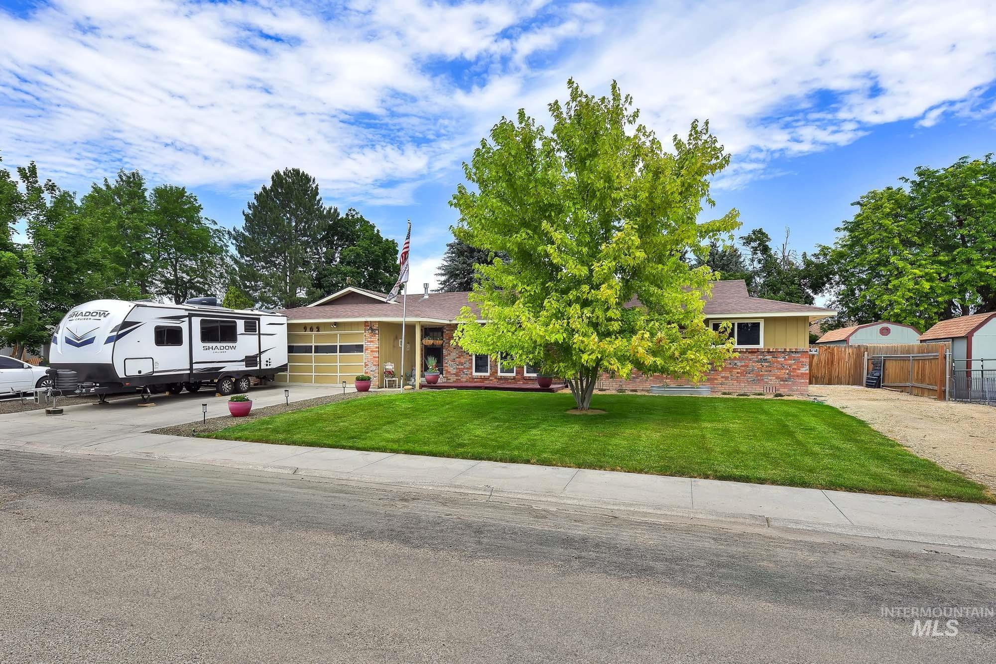 902 Bonnie Brae Dr, Nampa, Idaho 83651, 3 Bedrooms, 2 Bathrooms, Residential For Sale, Price $399,900,MLS 98992121