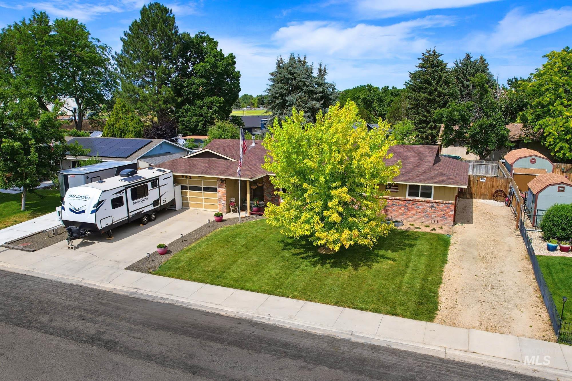 902 Bonnie Brae Dr, Nampa, Idaho 83651, 3 Bedrooms, 2 Bathrooms, Residential For Sale, Price $399,900,MLS 98992121