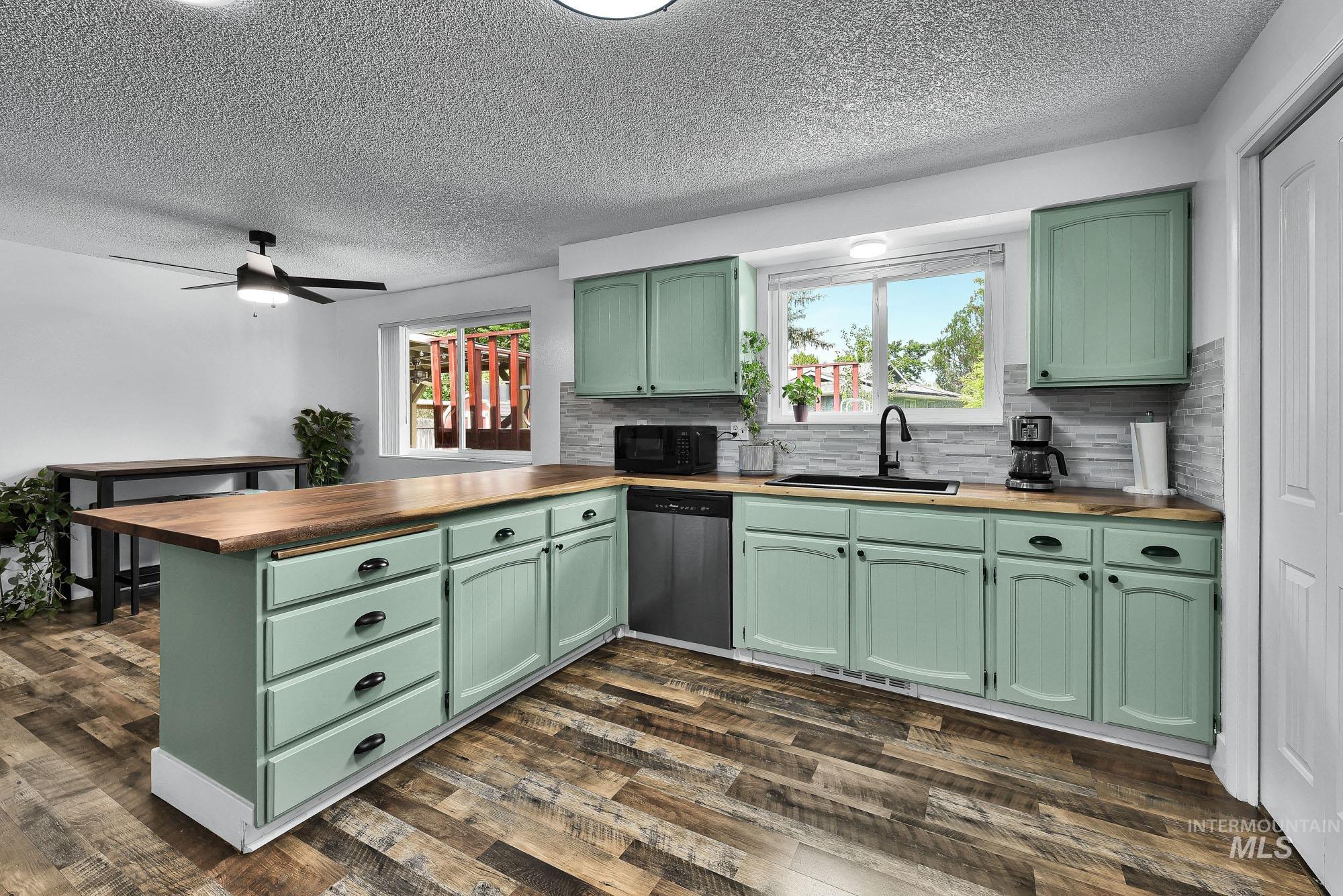 902 Bonnie Brae Dr, Nampa, Idaho 83651, 3 Bedrooms, 2 Bathrooms, Residential For Sale, Price $399,900,MLS 98992121