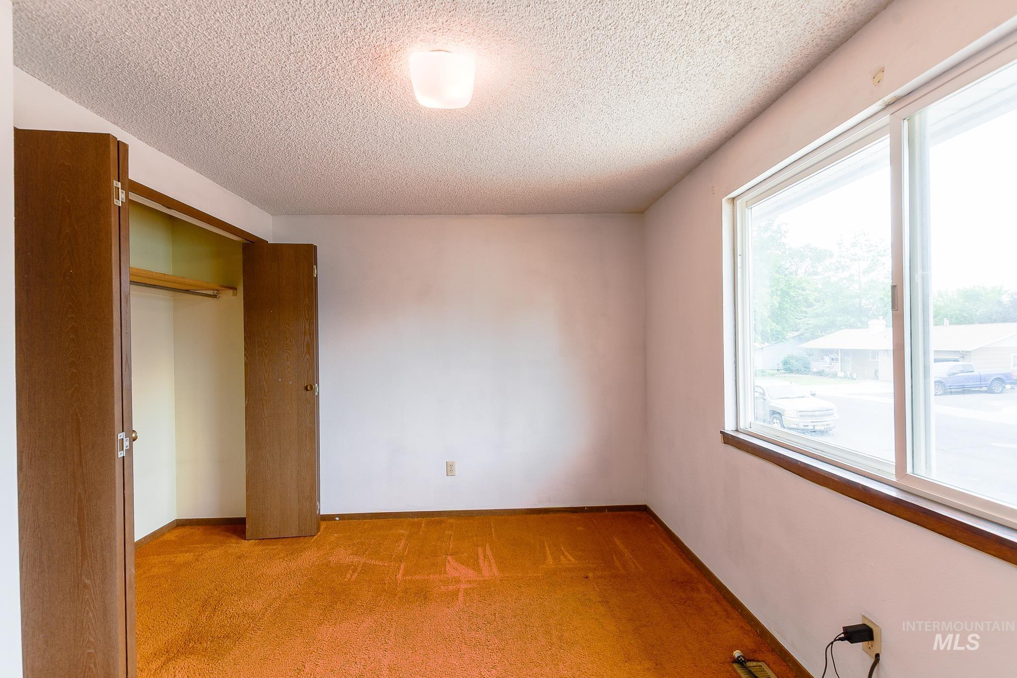 824 Kennedy St, Moscow, Idaho 83843-9538, 5 Bedrooms, 3 Bathrooms, Residential For Sale, Price $339,000,MLS 98992127