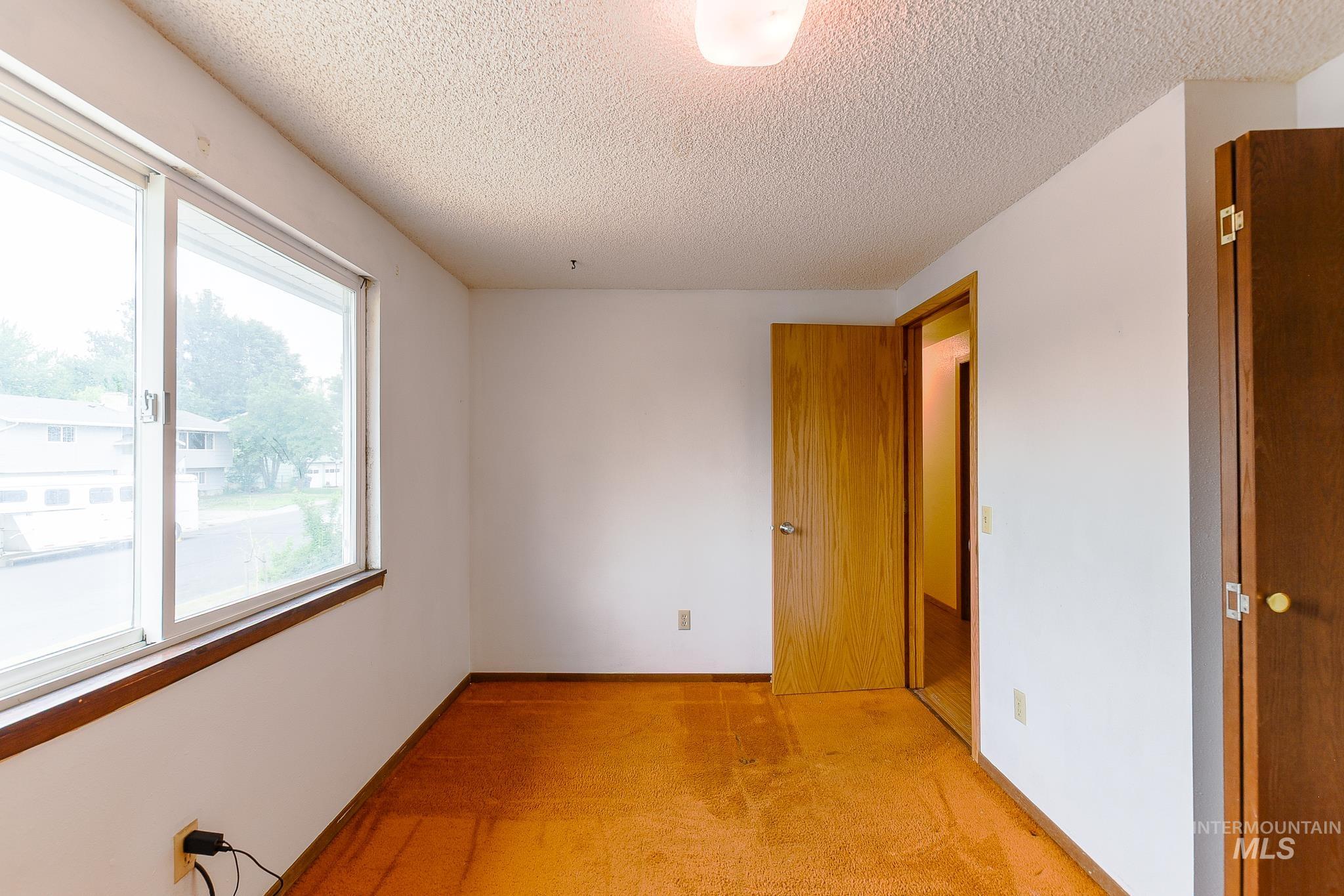 824 Kennedy St, Moscow, Idaho 83843-9538, 5 Bedrooms, 3 Bathrooms, Residential For Sale, Price $339,000,MLS 98992127