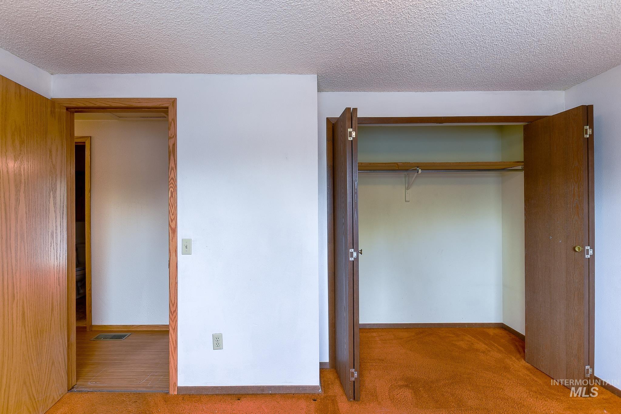 824 Kennedy St, Moscow, Idaho 83843-9538, 5 Bedrooms, 3 Bathrooms, Residential For Sale, Price $339,000,MLS 98992127