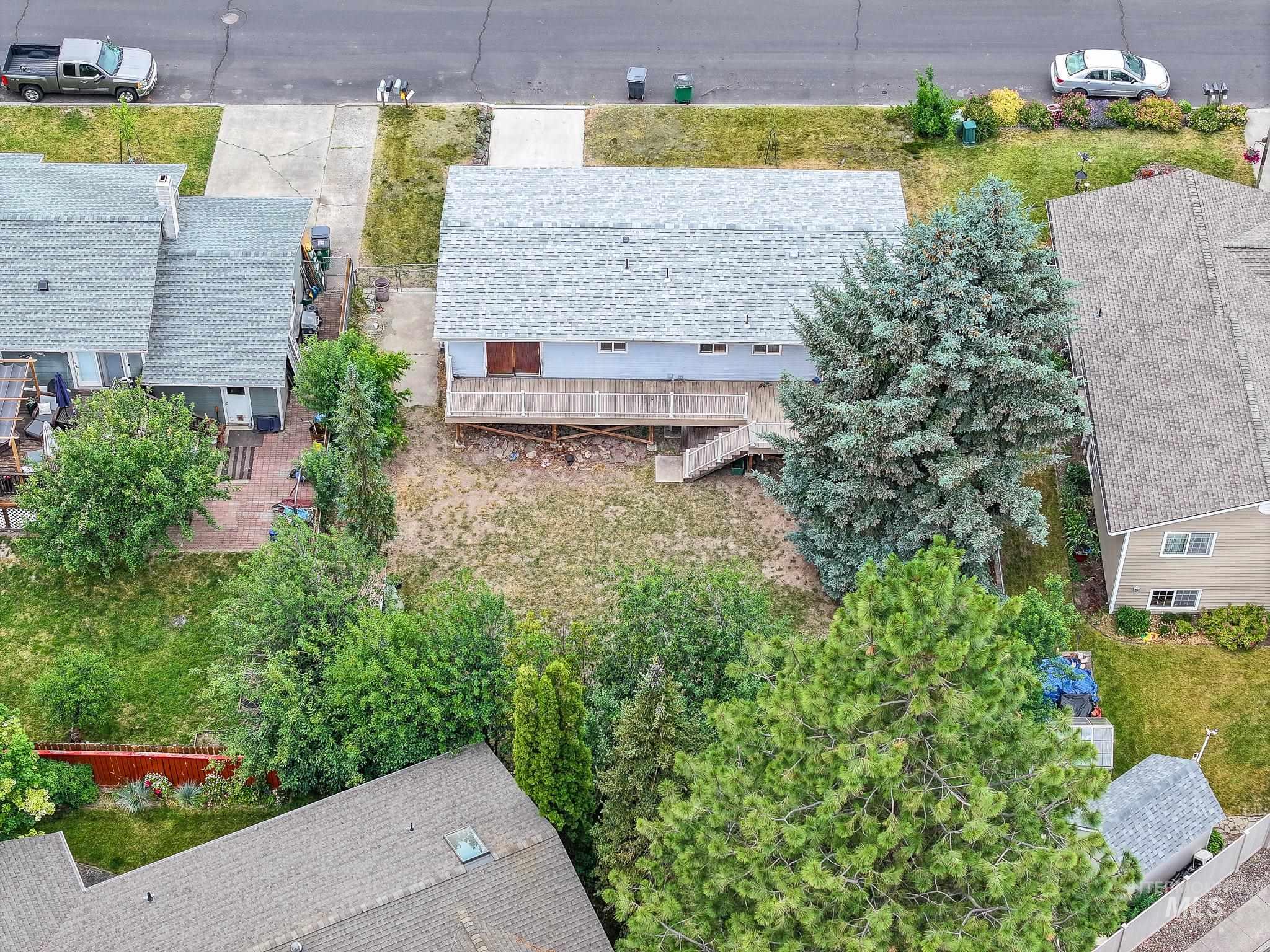 824 Kennedy St, Moscow, Idaho 83843-9538, 5 Bedrooms, 3 Bathrooms, Residential For Sale, Price $339,000,MLS 98992127