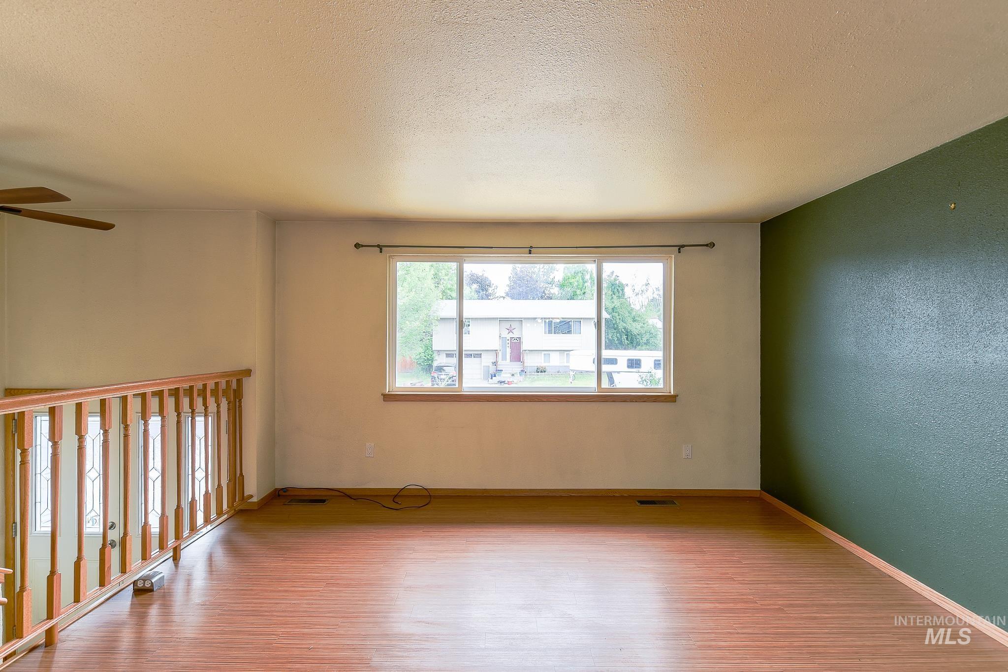 824 Kennedy St, Moscow, Idaho 83843-9538, 5 Bedrooms, 3 Bathrooms, Residential For Sale, Price $339,000,MLS 98992127