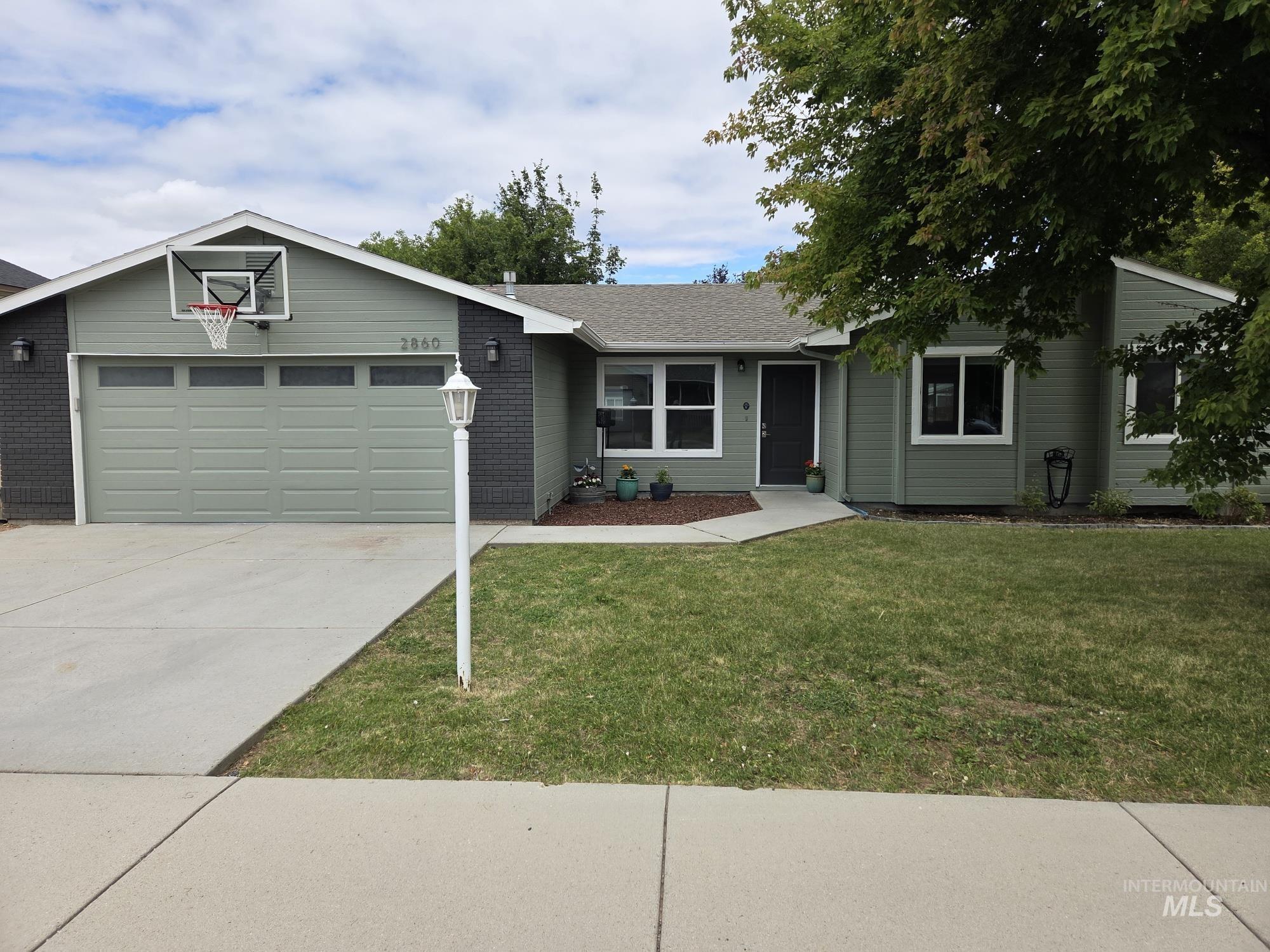 2860 W Sana Clara Dr, Meridian, Idaho 83642, 3 Bedrooms, 2 Bathrooms, Residential For Sale, Price $445,000,MLS 98992129