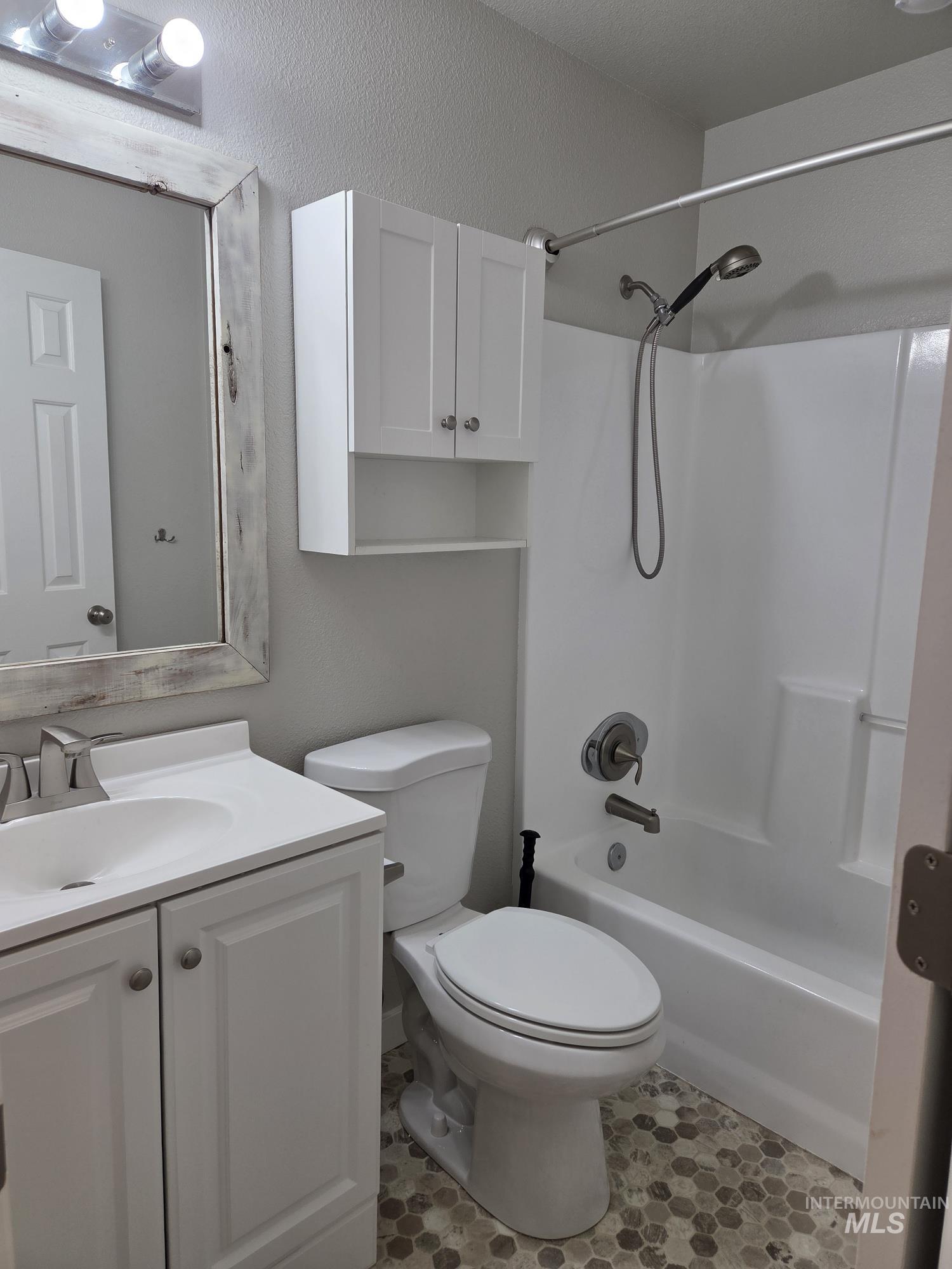 2860 W Sana Clara Dr, Meridian, Idaho 83642, 3 Bedrooms, 2 Bathrooms, Residential For Sale, Price $445,000,MLS 98992129